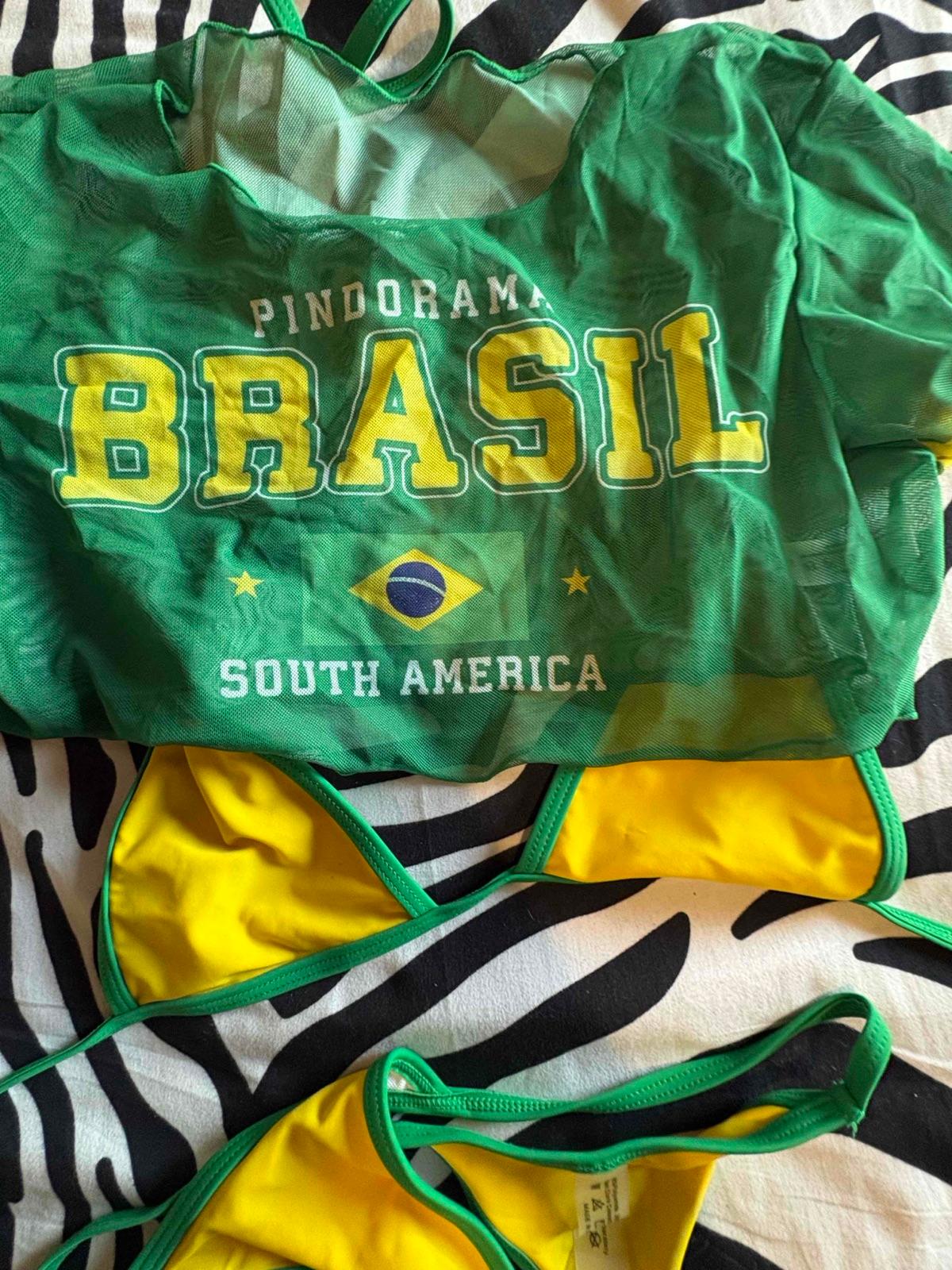 Traje de baño de dos piezas amarillo y verde con camisa de malla, foto 3 de 4