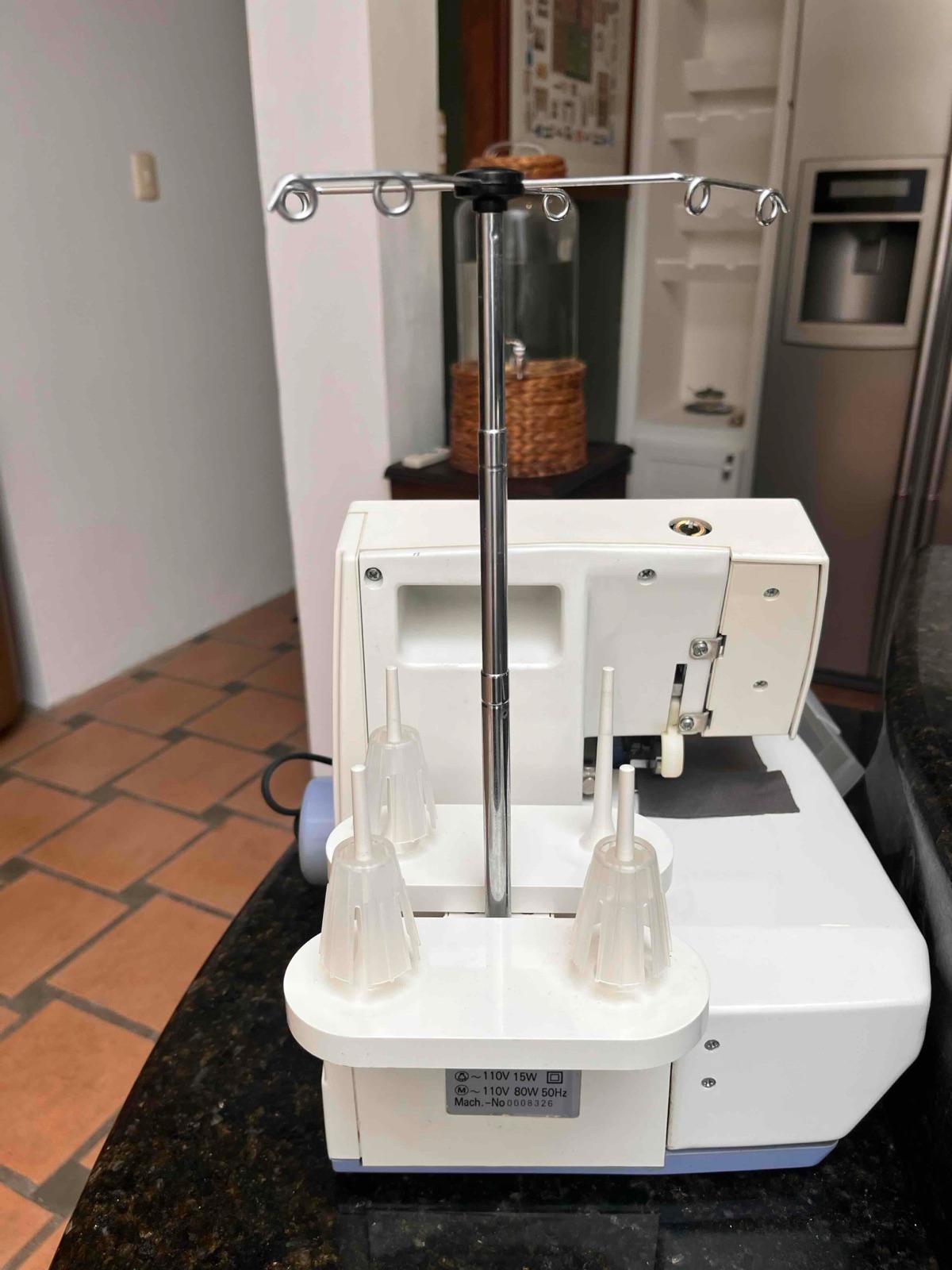 Máquina de coser overlock Artisan De Luxe, foto 7 de 7