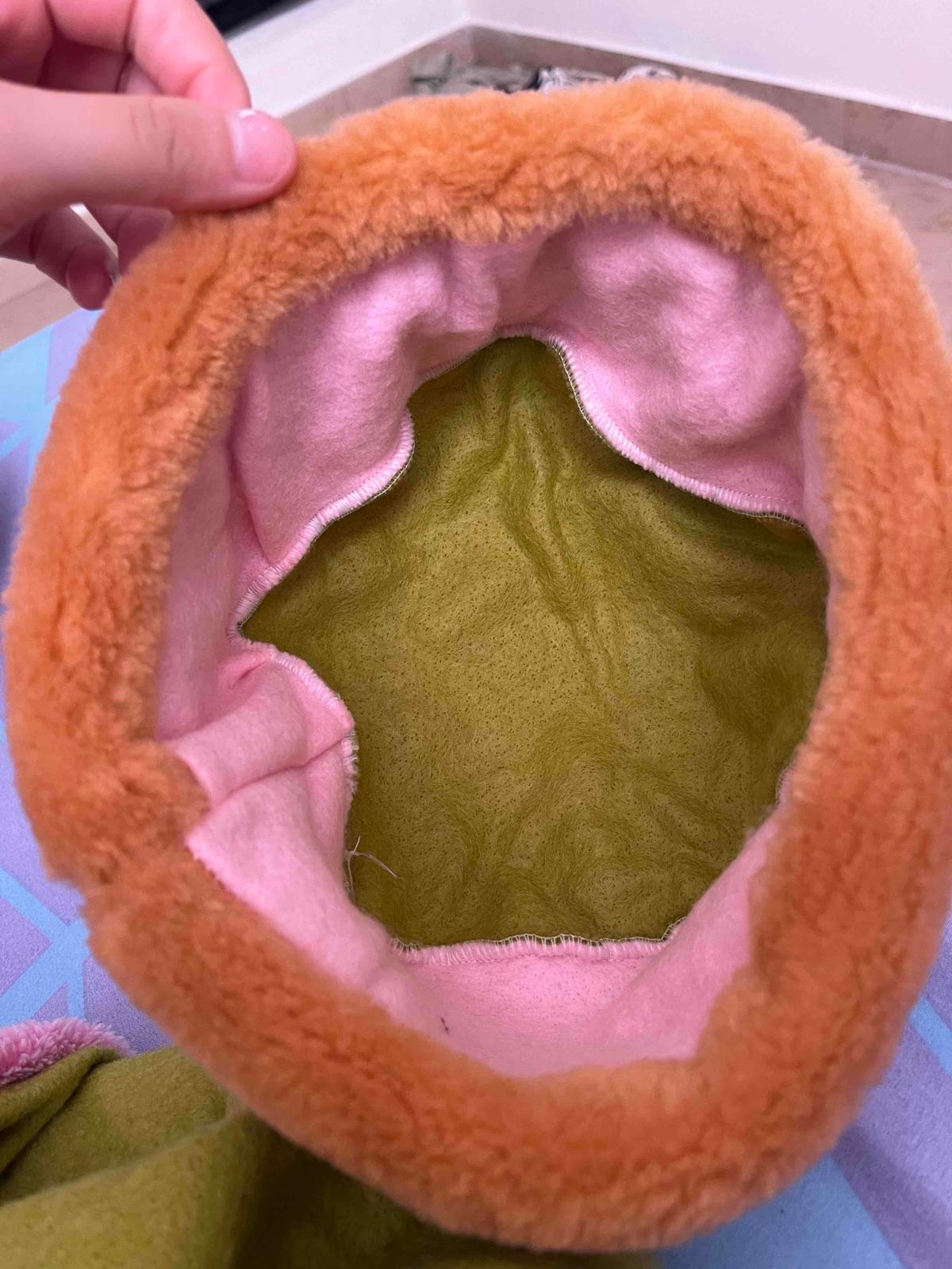 Gorro peluche bicolor verde y rosa, foto 4 de 4