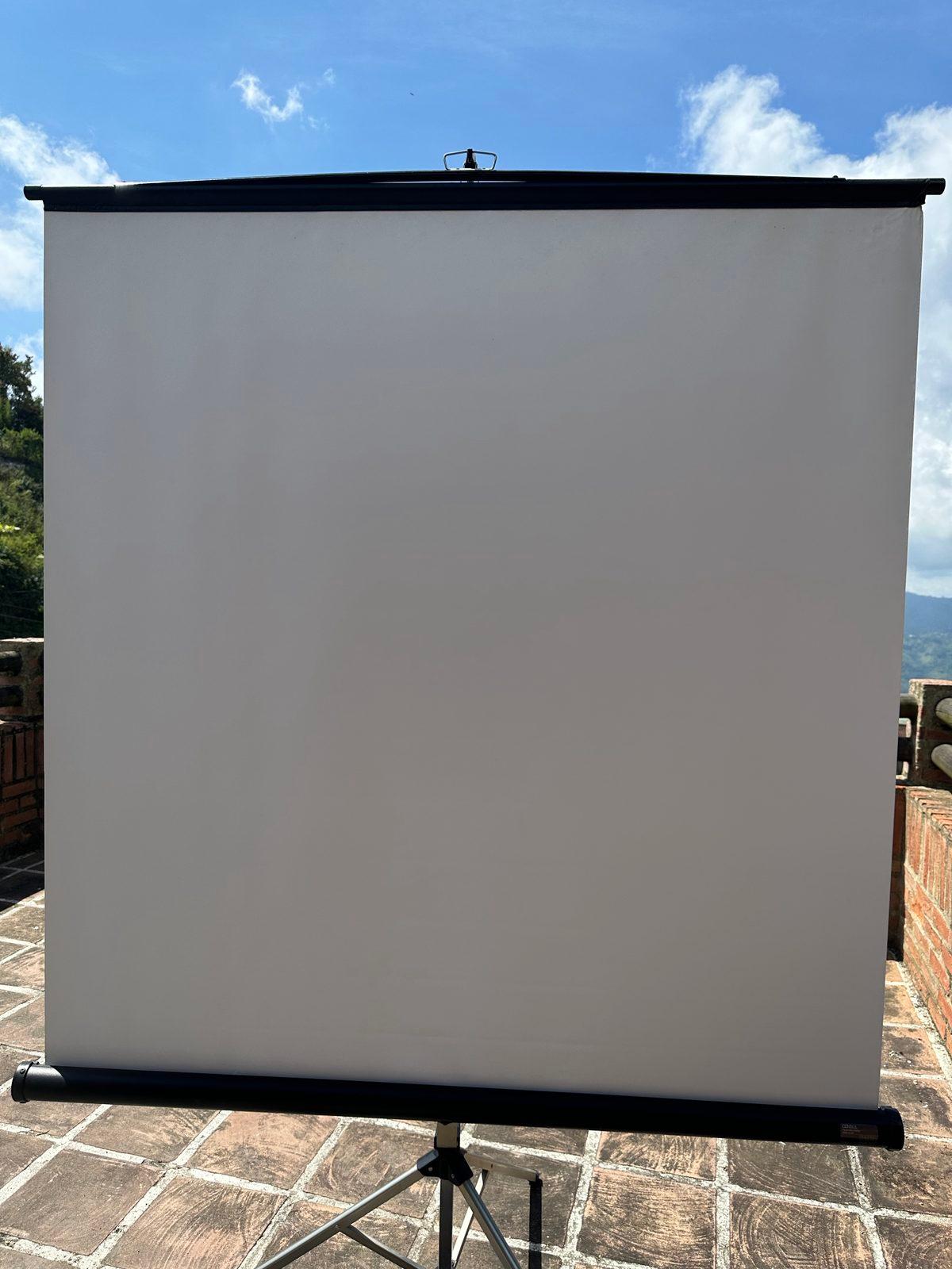 Pantalla de proyección con trípode, foto 3 de 8