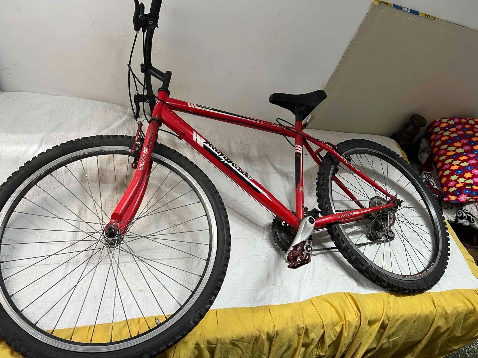 Bicicleta de Montaña Roja Kamikaze, foto 2 de 3