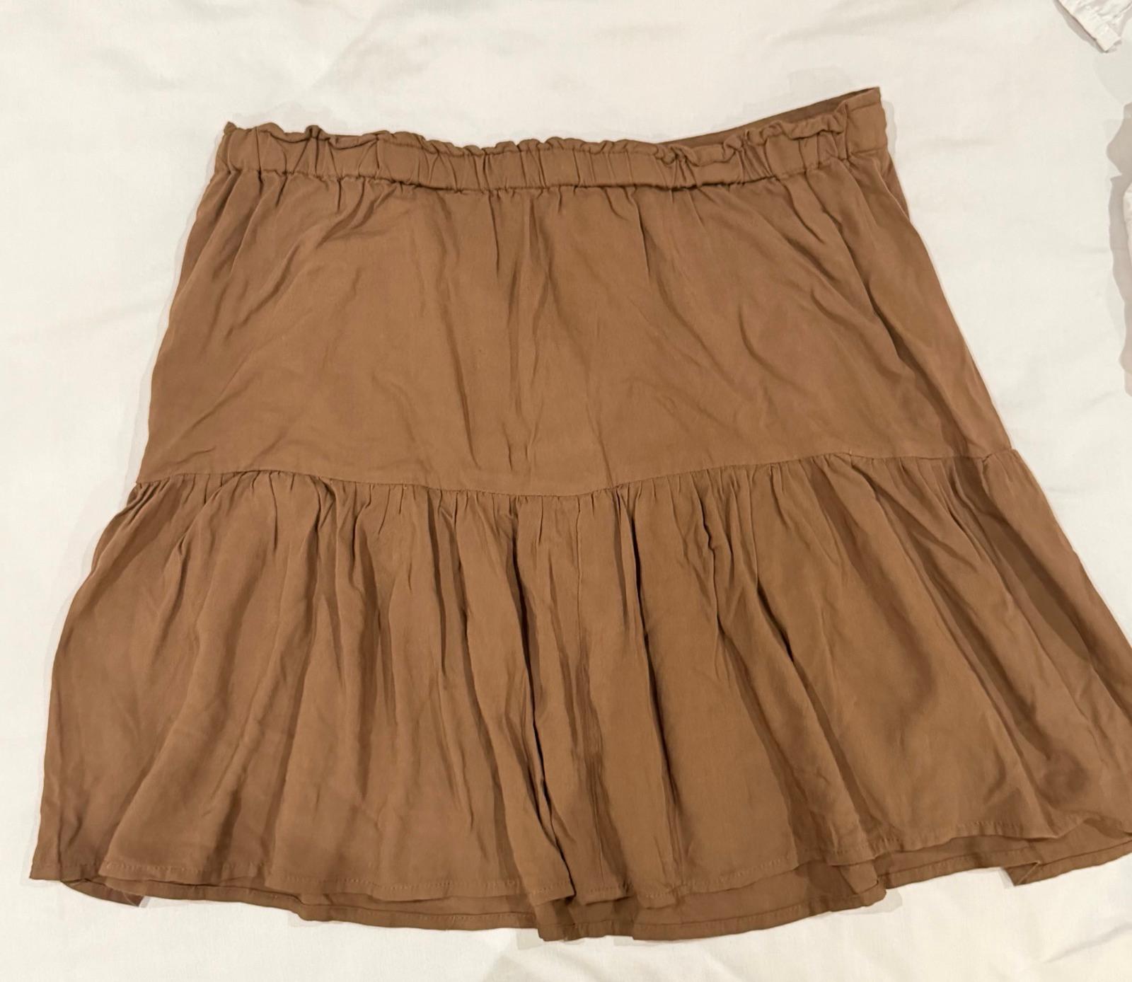 Falda marrón con volantes para mujer, foto 2 de 2
