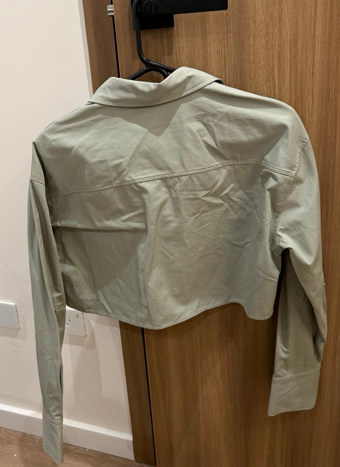 Camisa corta verde Zara, foto 2 de 2