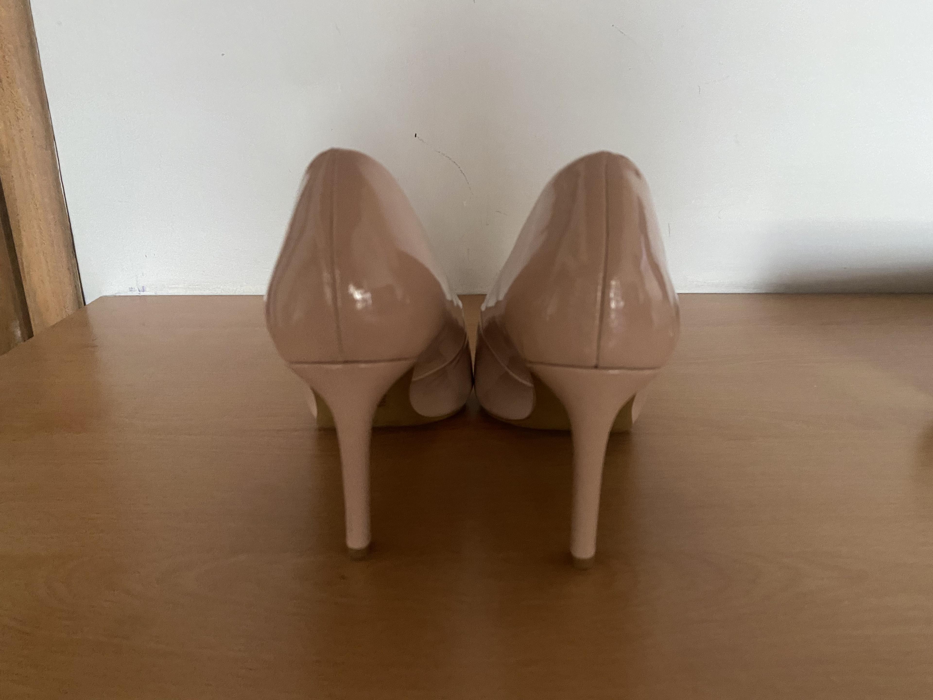 Tacones punta puntiaguda, foto 3 de 4