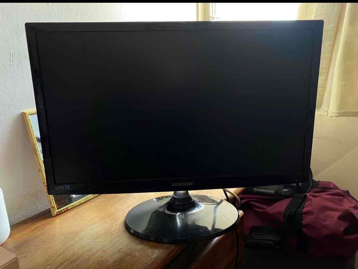 Monitor Samsung Negro syncmaster t24b350, foto 2 de 5