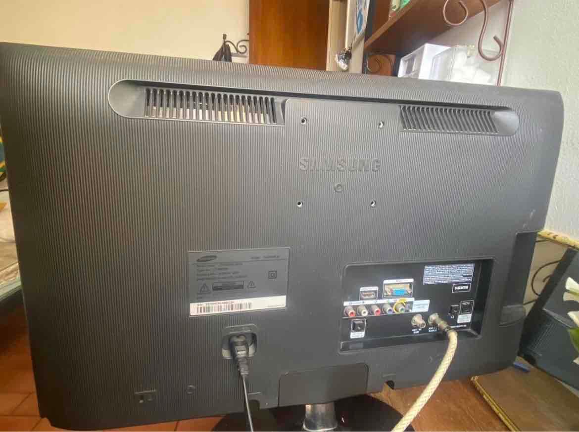 Monitor Samsung Negro syncmaster t24b350, foto 5 de 5