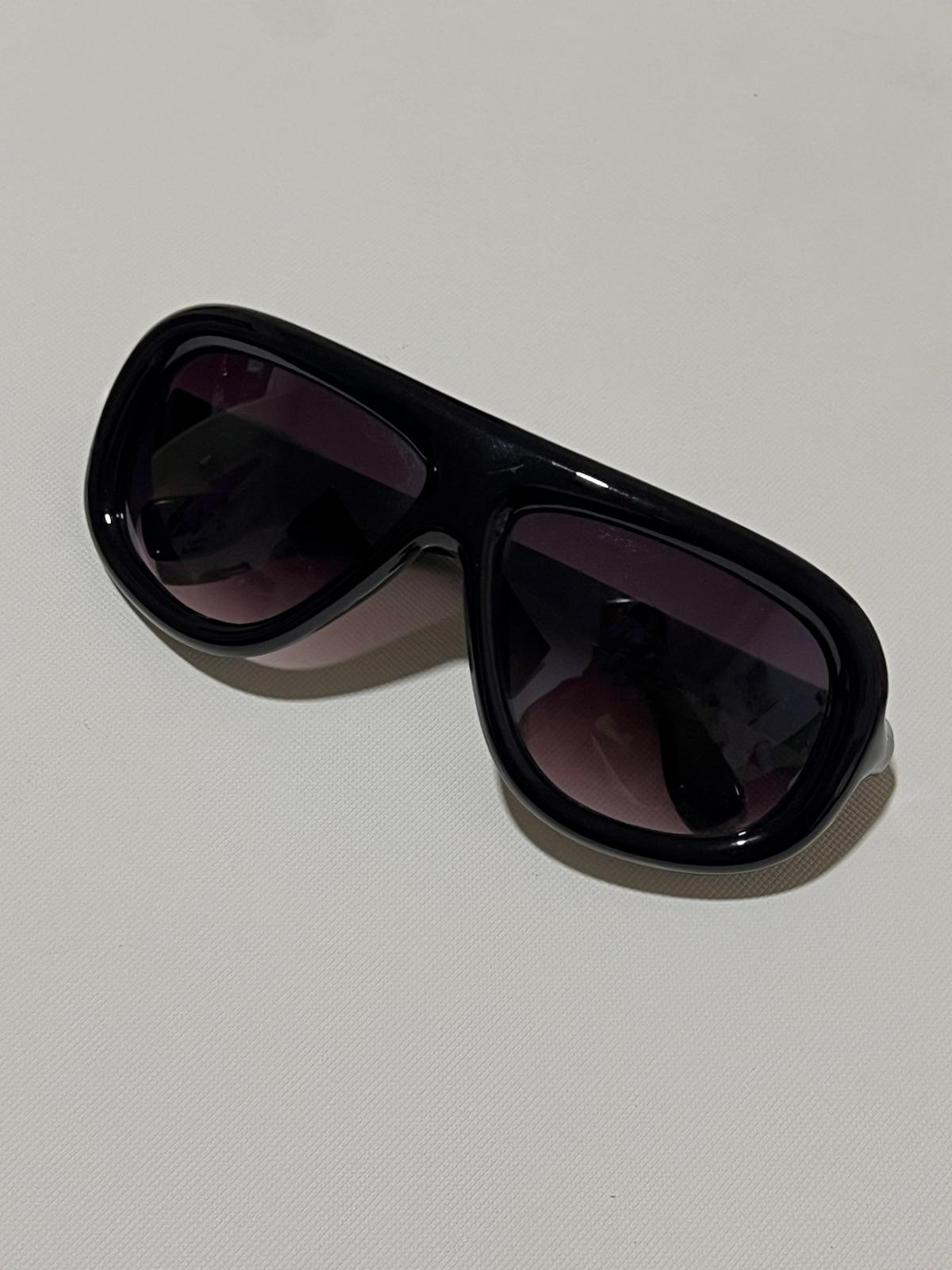 Lentes de Sol Negros, foto 3 de 3