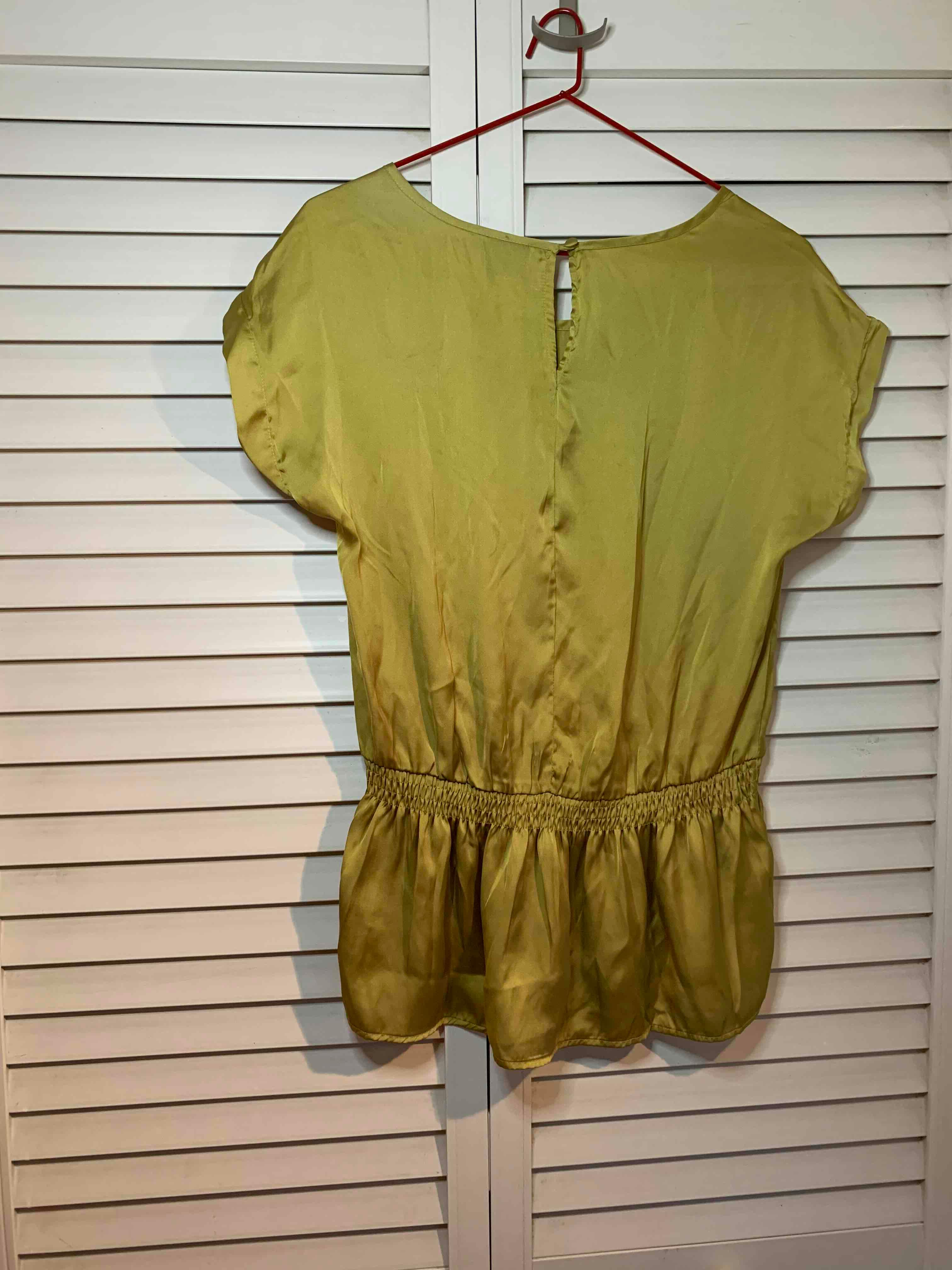Blusa de Seda Verde Oliva, foto 2 de 2