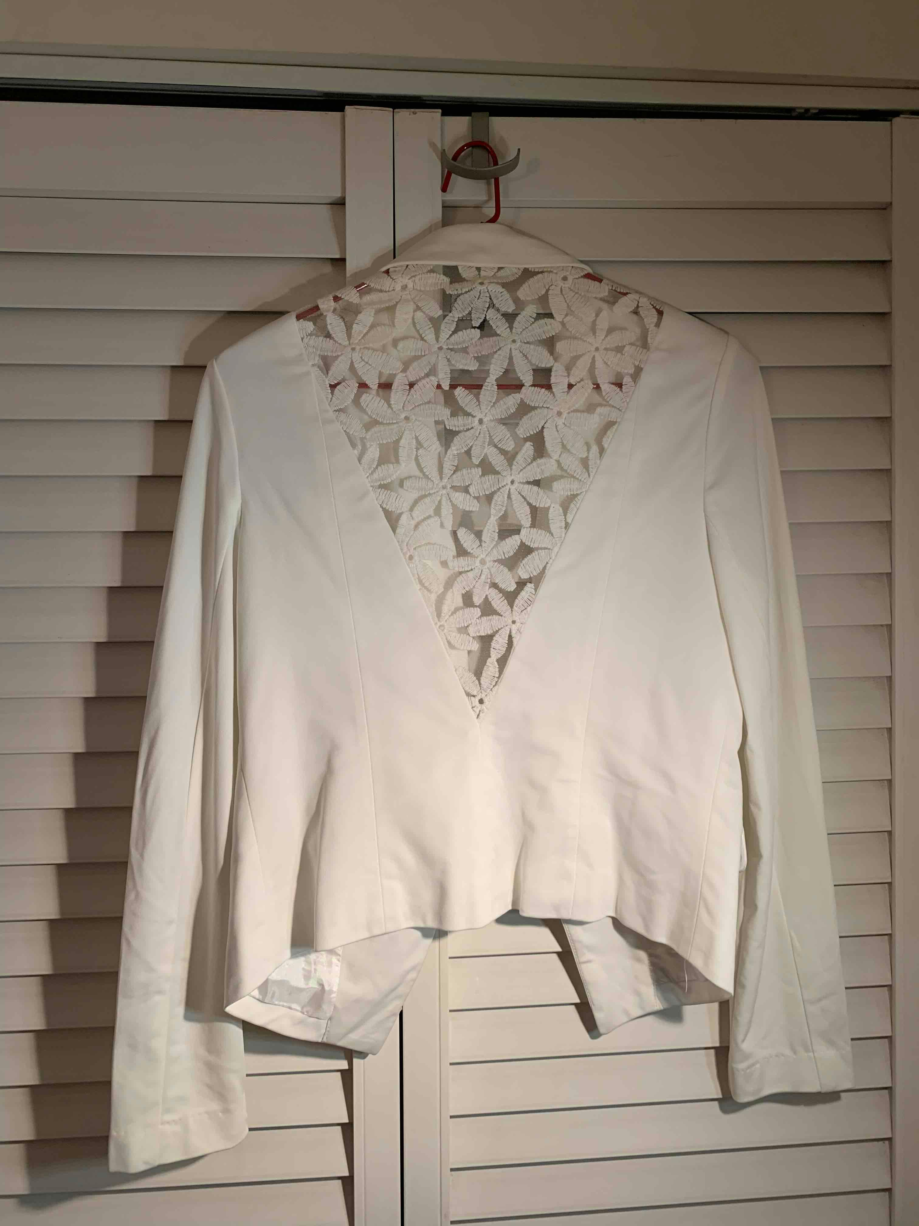 Chaqueta blanca, foto 2 de 2