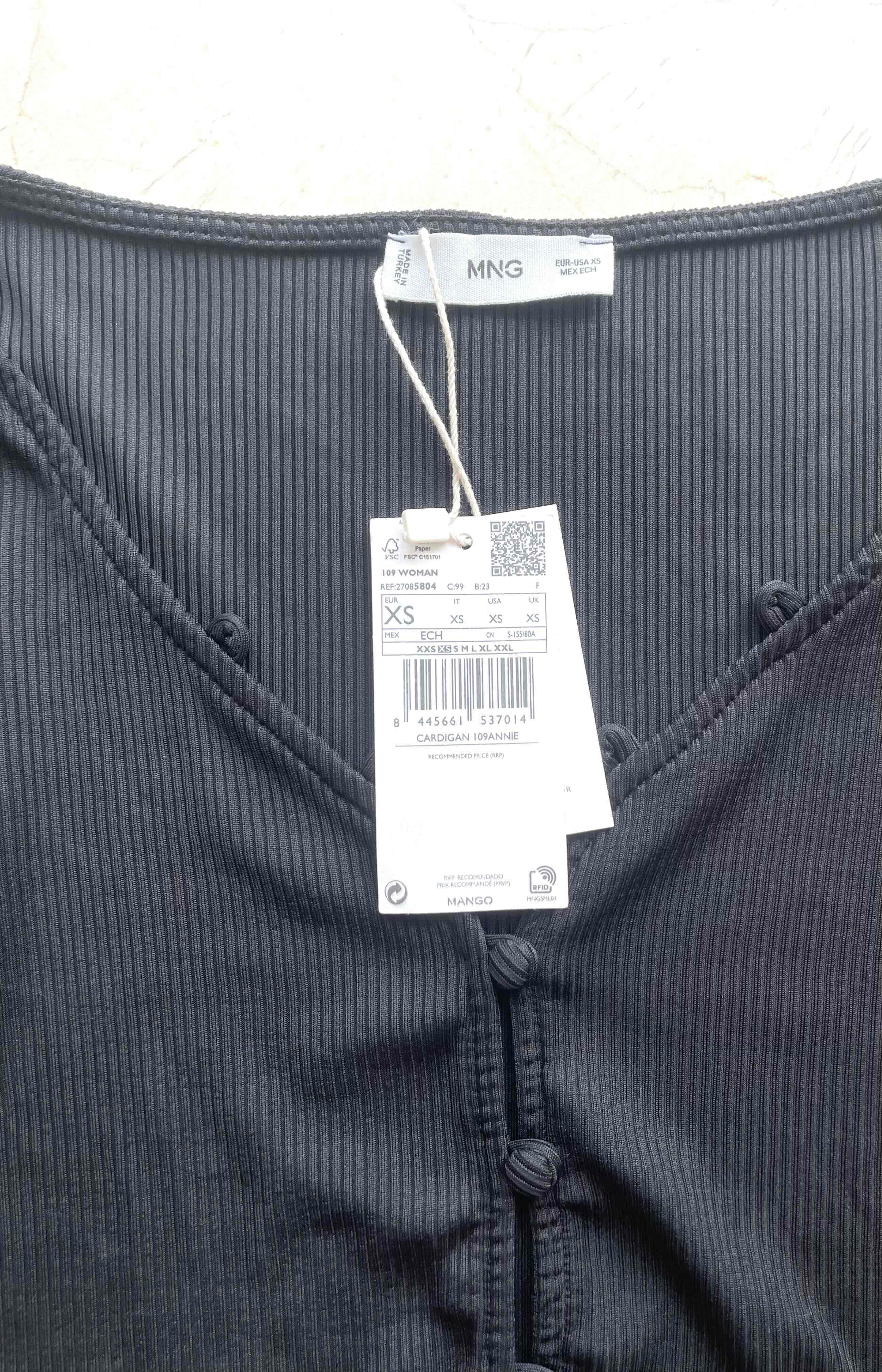 Crop Top estilo Cárdigan Negro, foto 3 de 4