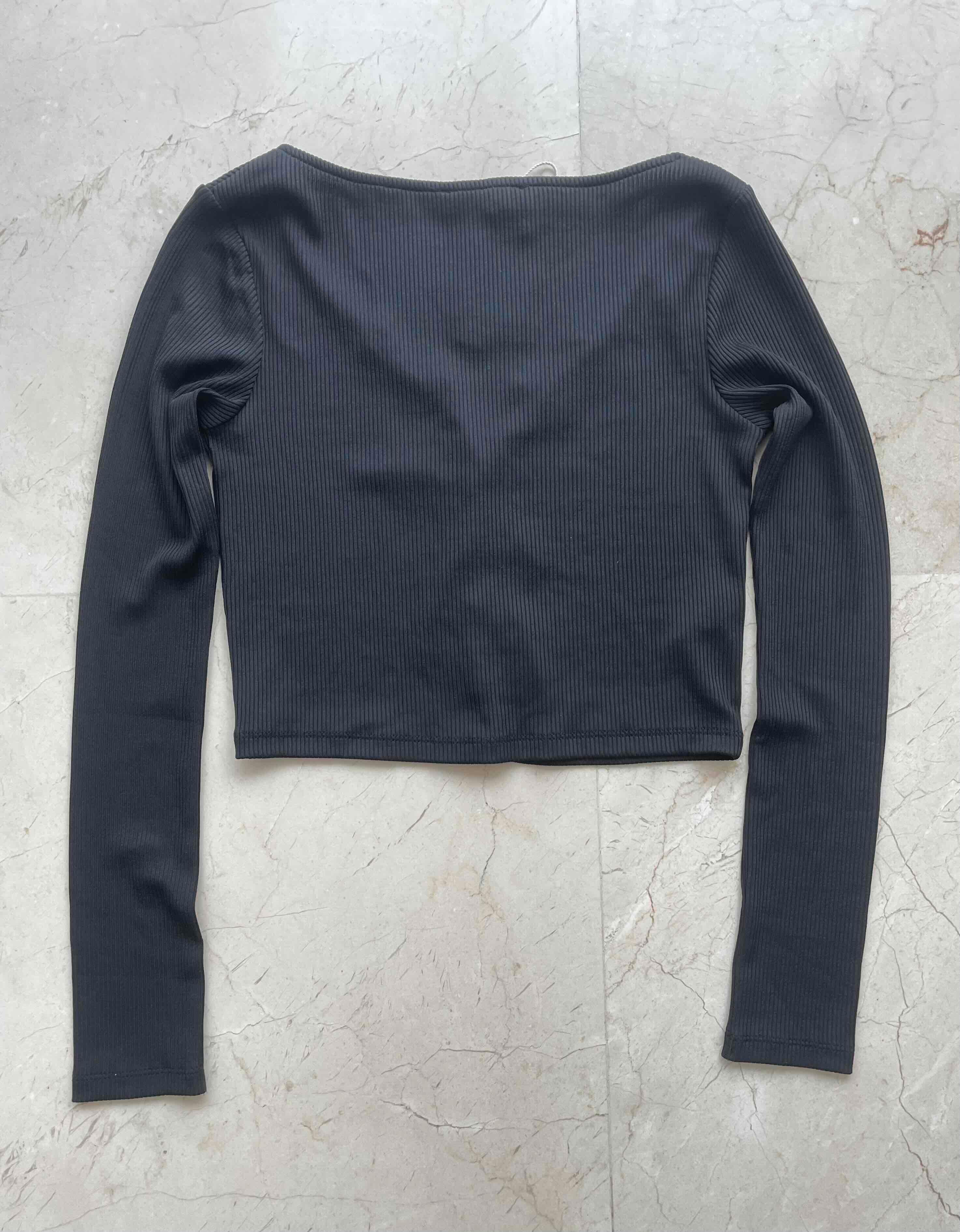 Crop Top estilo Cárdigan Negro, foto 4 de 4