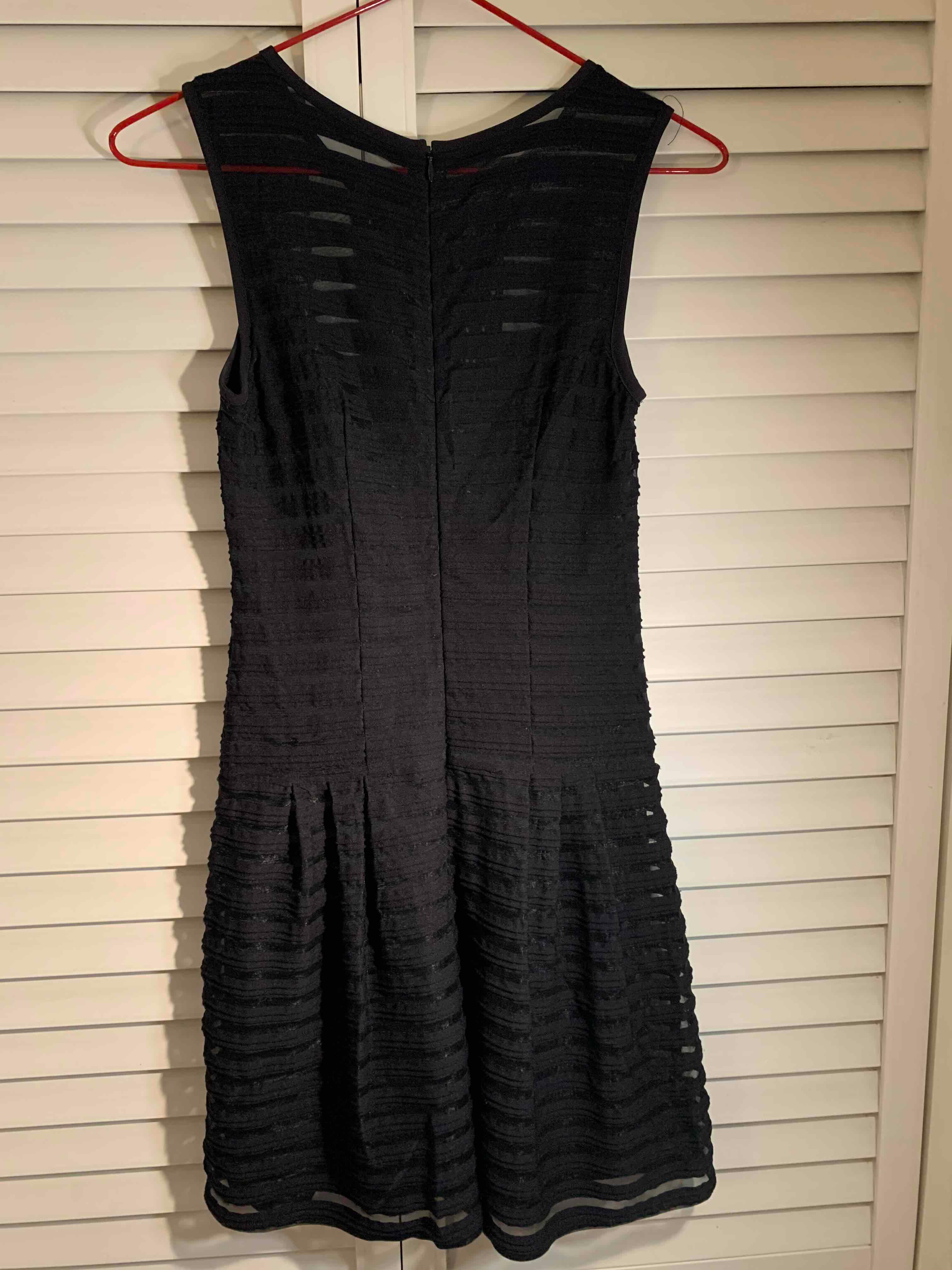 Vestido negro, foto 2 de 2