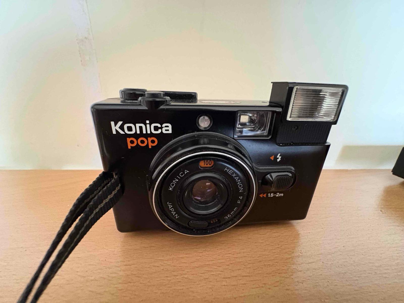 Camara analogica Konica Pop negra, foto 2 de 5
