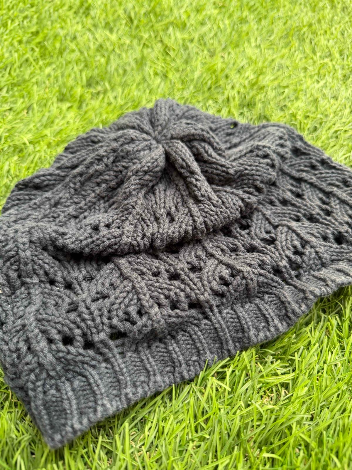 Gorro tejido negro, foto 2 de 2
