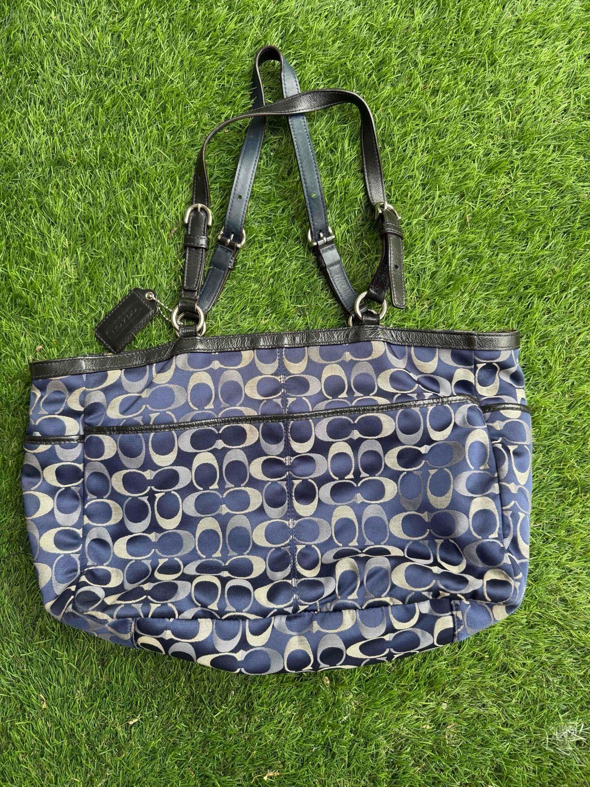 Cartera Tote Coach Azul y Gris, foto 2 de 4