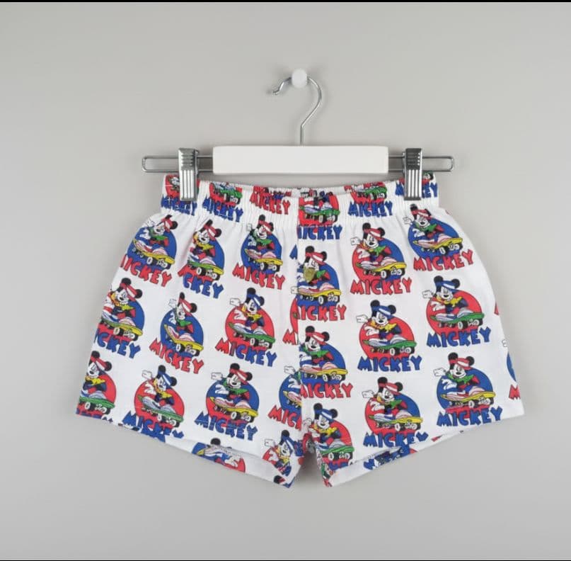 Short de Mickey Mouse para niño, foto 2 de 3