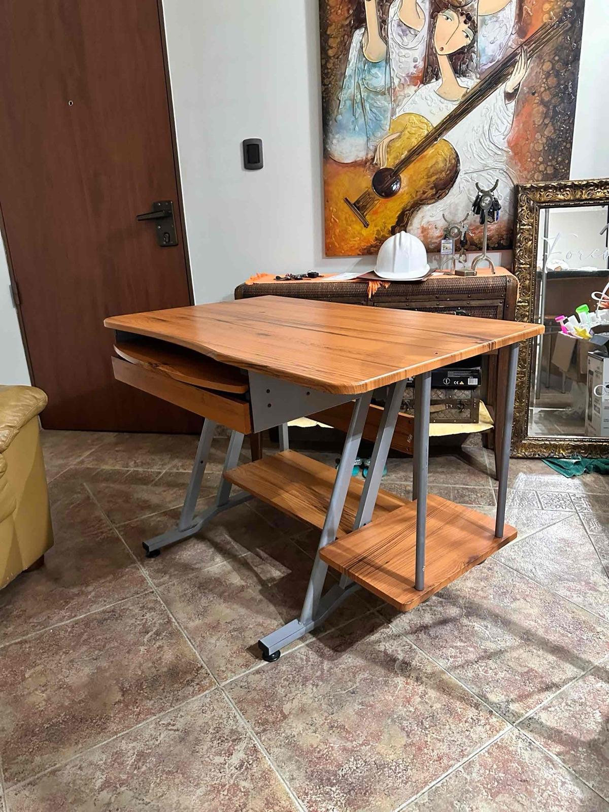 Escritorio Multifuncional para Computadora – Acabado Madera con Repisas, foto 1 de 8