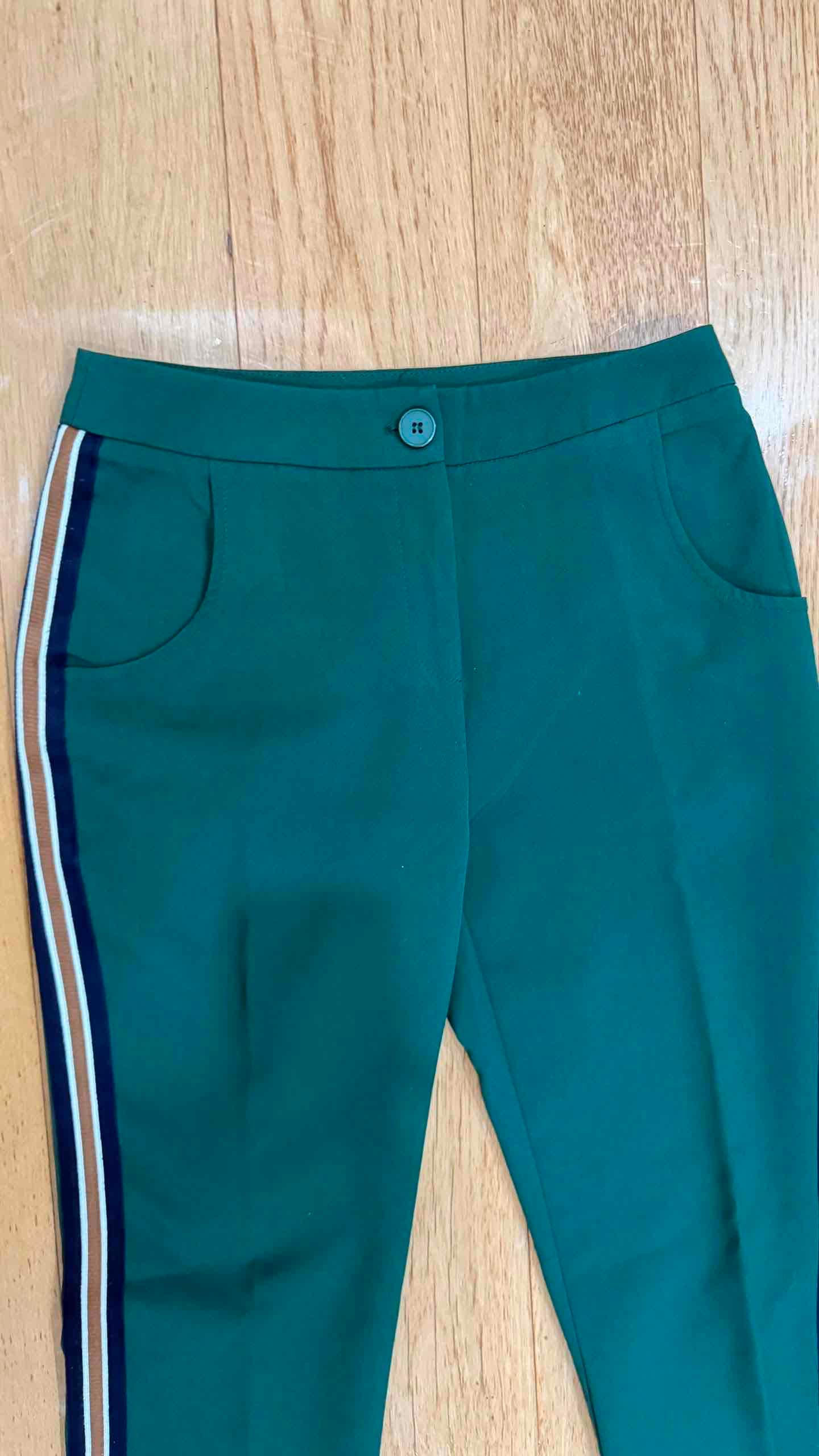 Pantalón Verde con Franja Lateral, foto 2 de 3