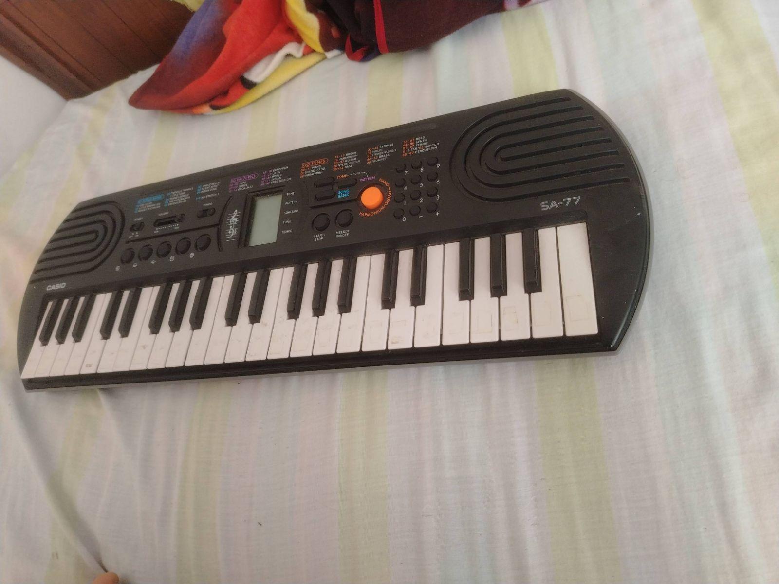 Teclado Casio SA-77, foto 2 de 3