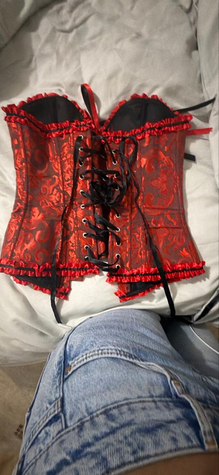 Corset rojo estilo victoriano, foto 2 de 2