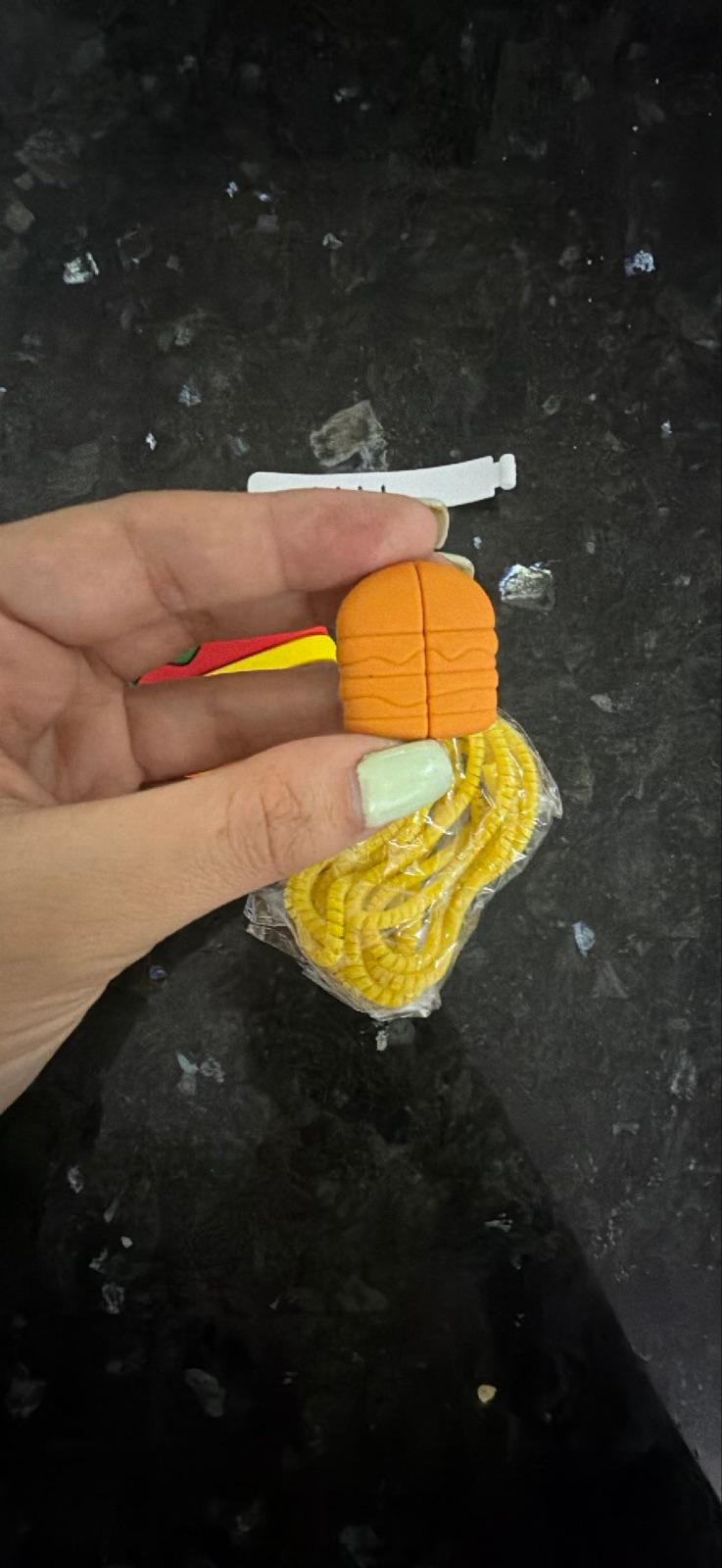 Protector de silicona para cargador y cable de IPhone con diseño hamburguesa, foto 3 de 4