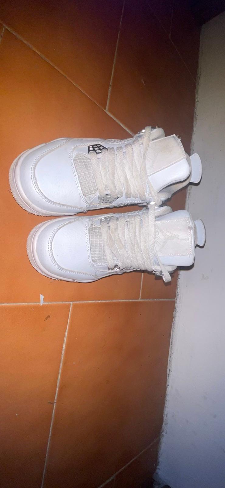 Jordan 4, foto 2 de 3