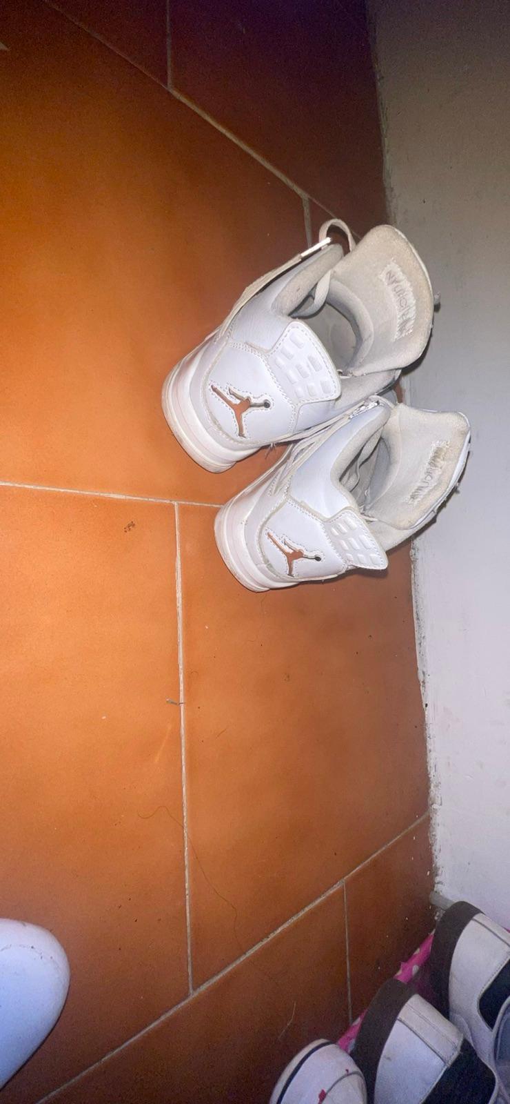 Jordan 4, foto 3 de 3