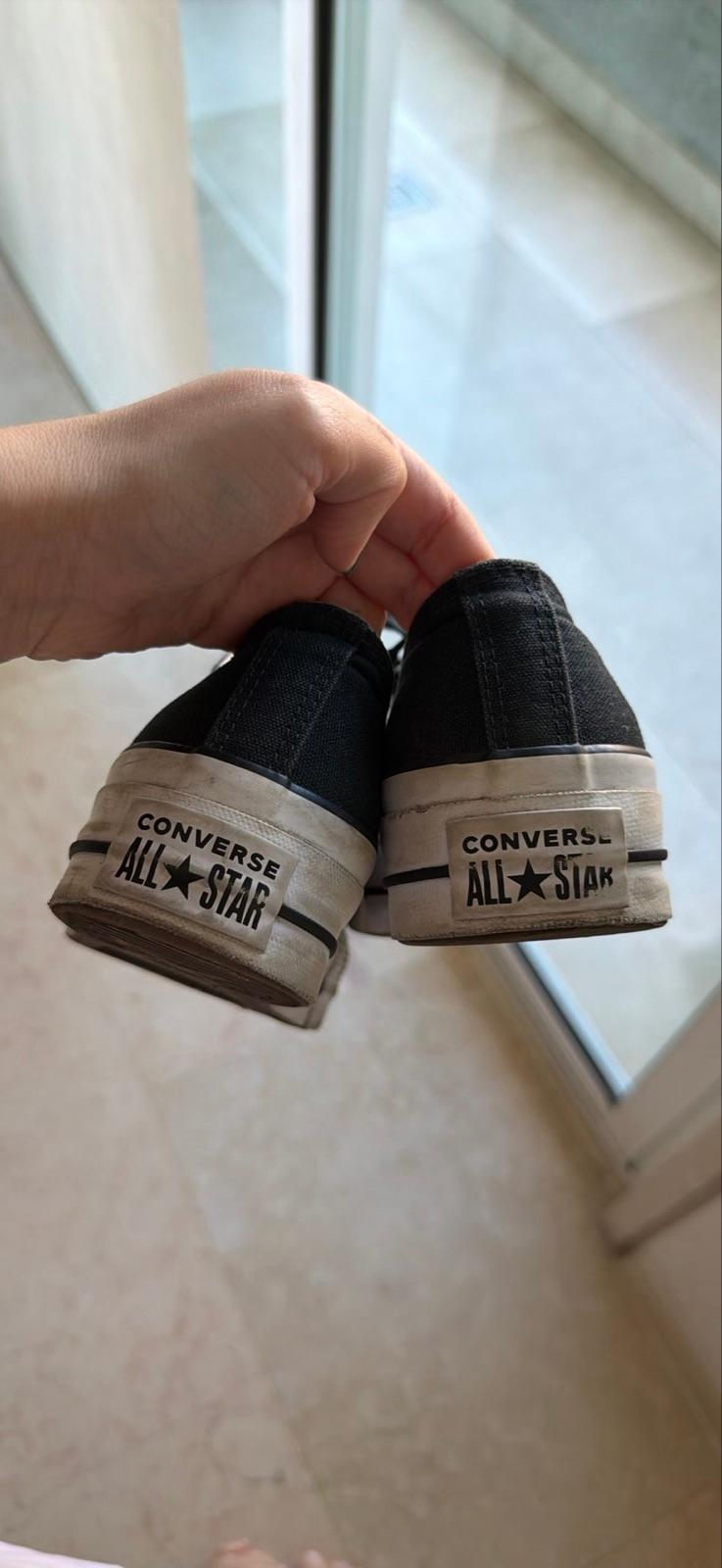 Zapatos Converse negros, foto 4 de 4