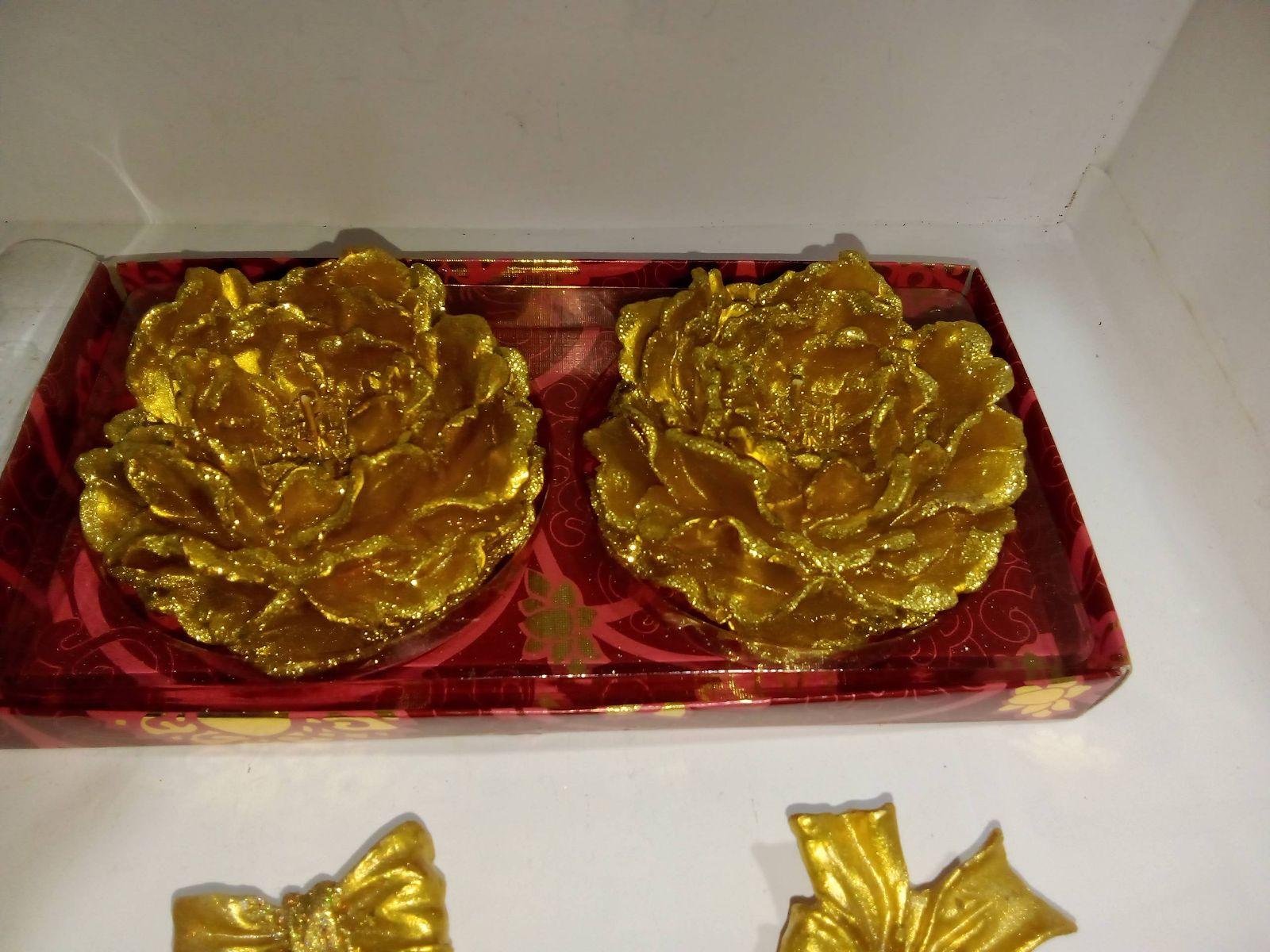 Set de Velas Doradas en Forma de Flores y Lazos con Escarcha, foto 2 de 5