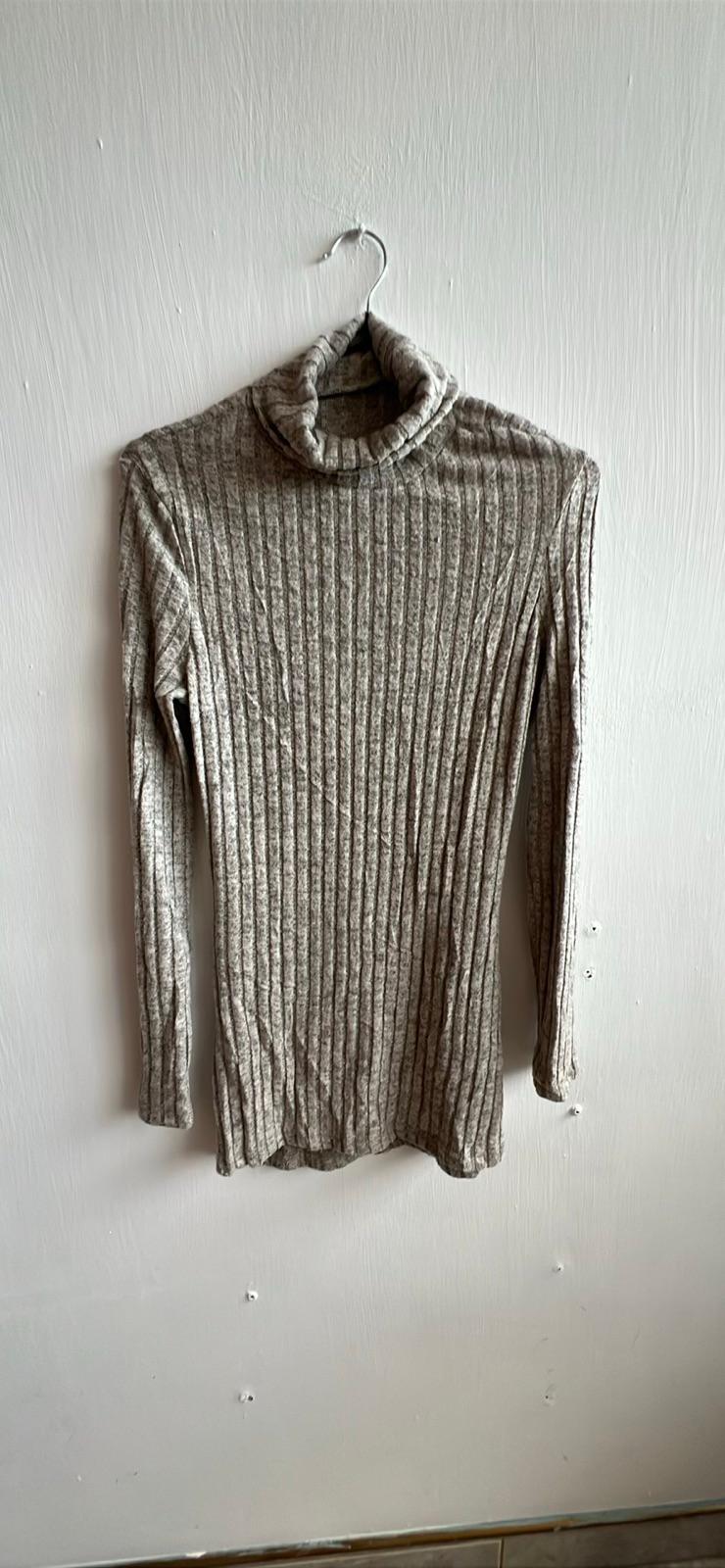 Vestido de cuello alto gris jaspeado, foto 1 de 1