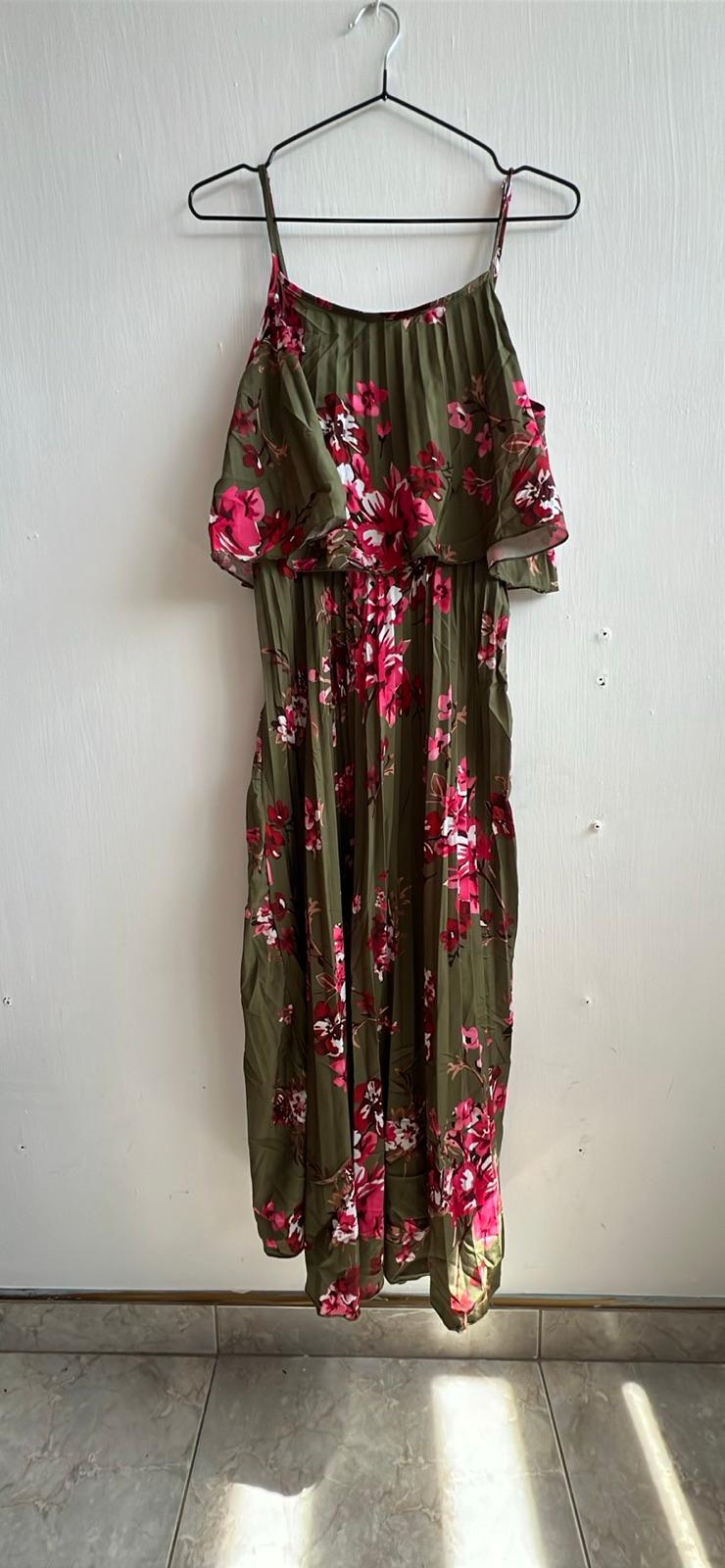 Vestido Verde Con Estampado Floral, foto 1 de 1