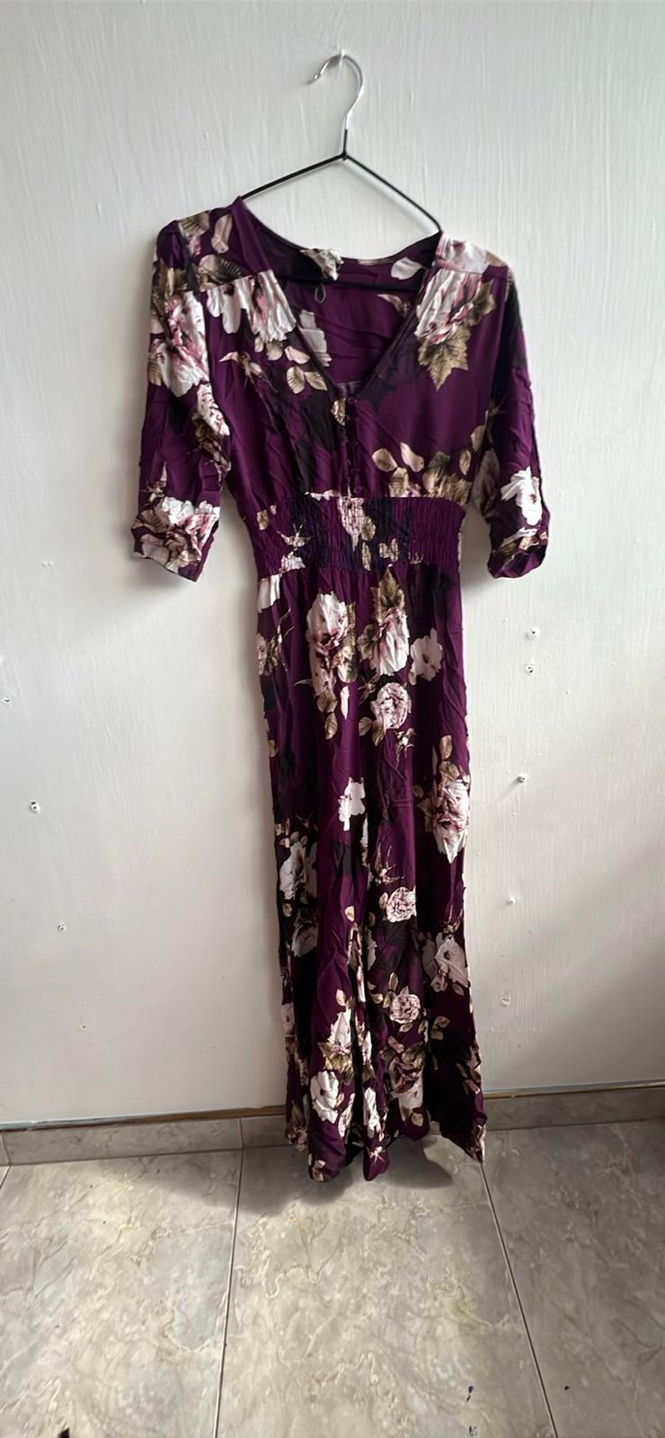 Mameluco o enterizo morado con estampado floral, foto 1 de 1