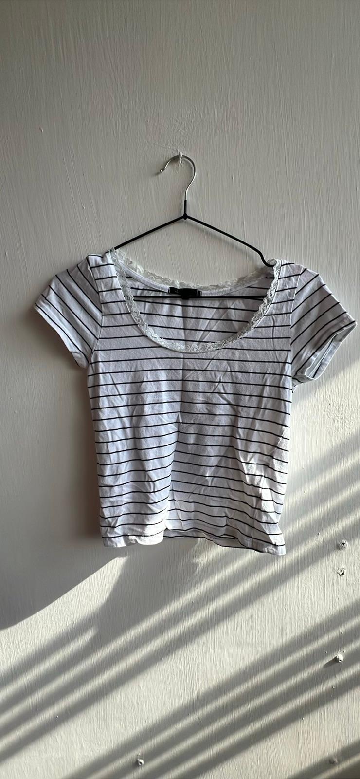 Camisa de rayas blanco y negro, foto 1 de 1