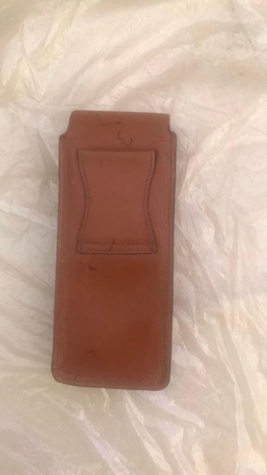 Estuche de cuero marrón, foto 2 de 2
