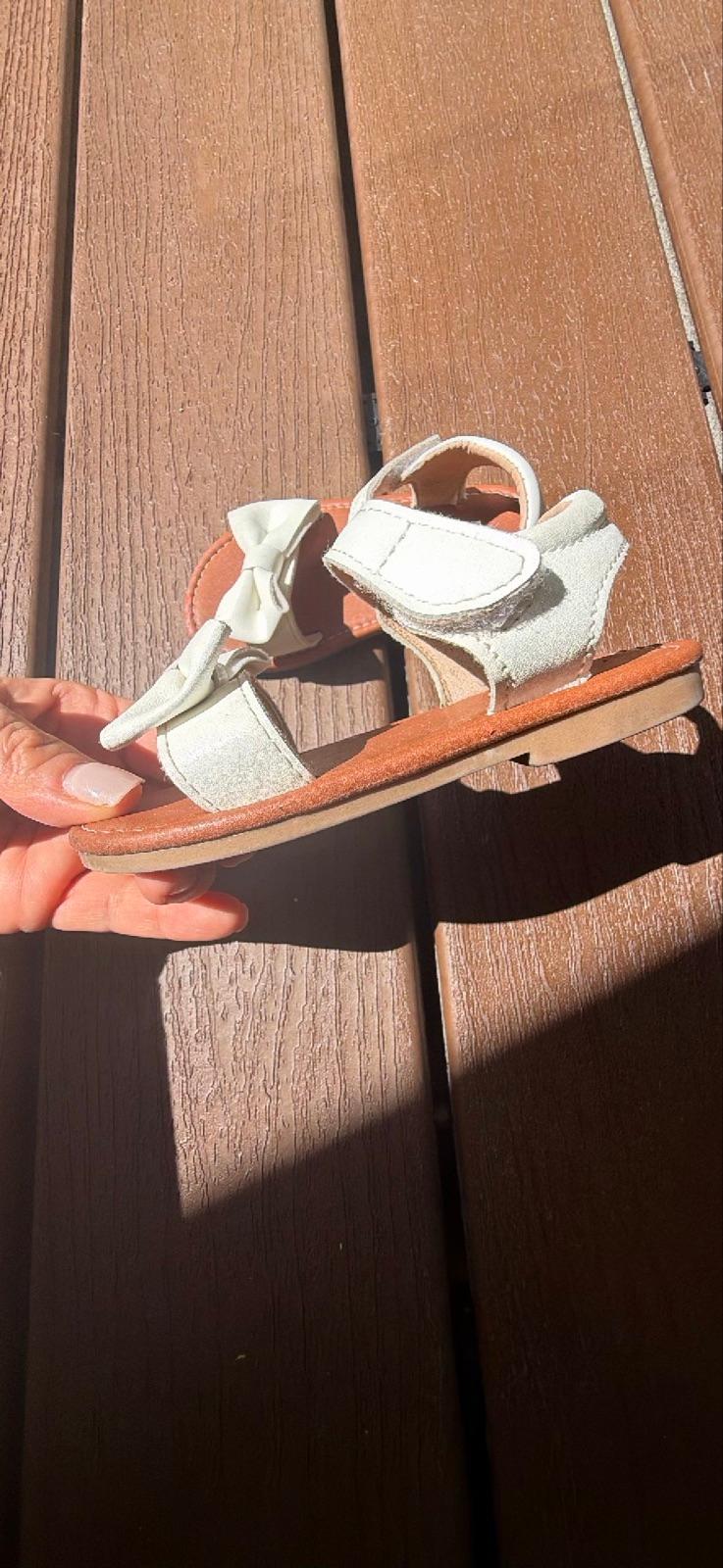 Sandalias infantiles con lazo blancas, foto 4 de 5