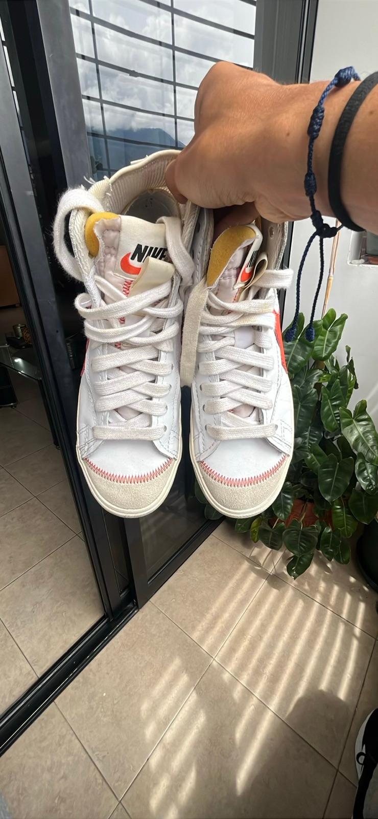 Zapatos Nike Blazers Blancos con Naranja, foto 2 de 4