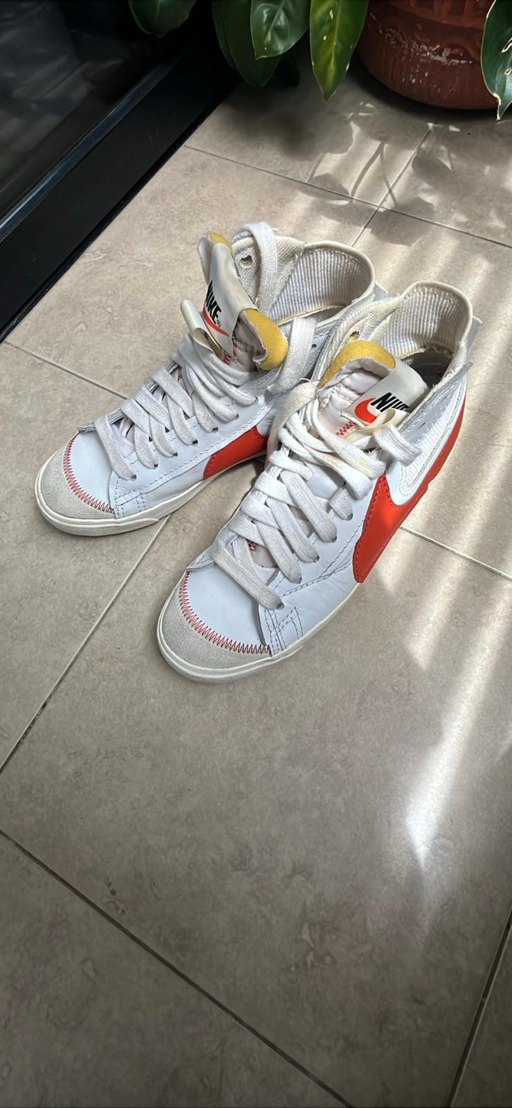 Zapatos Nike Blazers Blancos con Naranja, foto 3 de 4