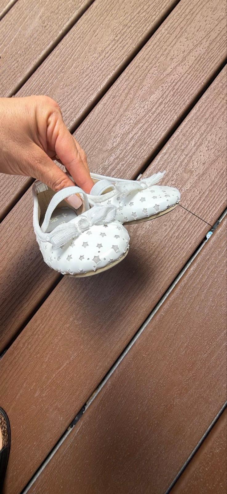 Zapatos blancos de niña estilo bailarina Primark, foto 3 de 7