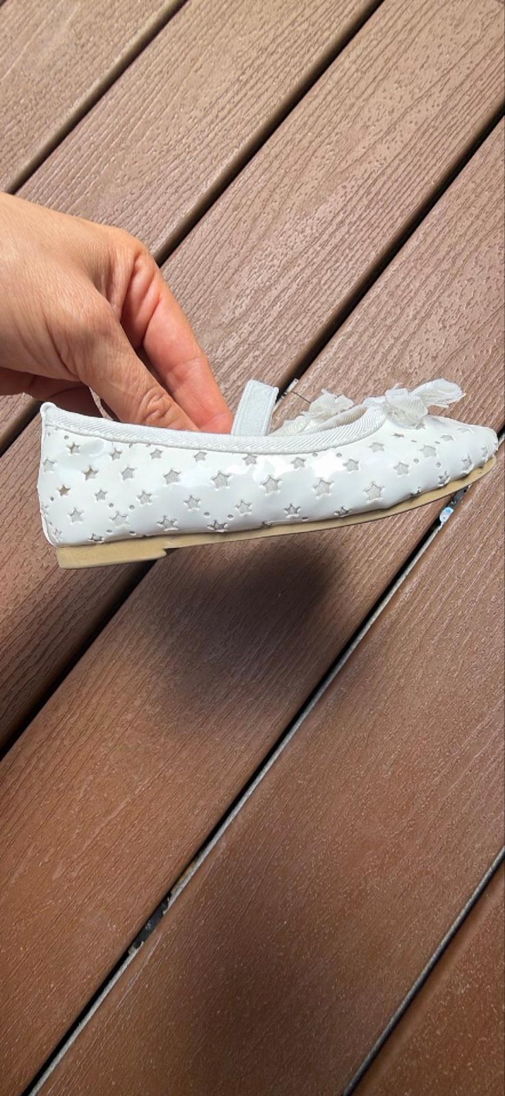 Zapatos blancos de niña estilo bailarina Primark, foto 4 de 7