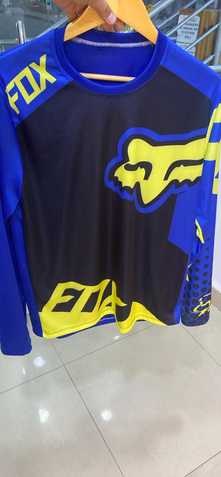Camisa deportiva manga larga Fox azul y negra, foto 1 de 1