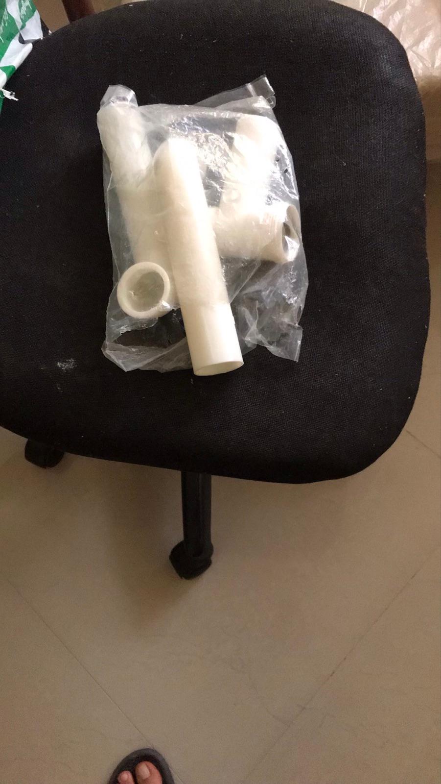 Piezas de tuberia plastica en bolsa, foto 2 de 2