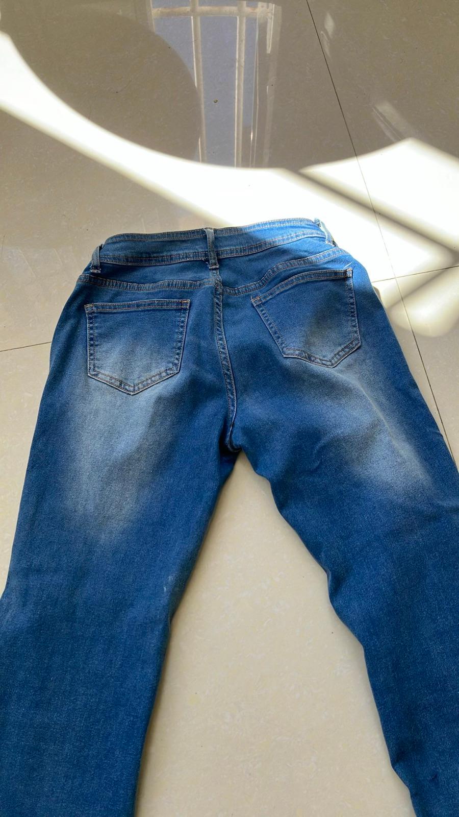 Jeans de mezclilla azul para mujer, foto 3 de 3