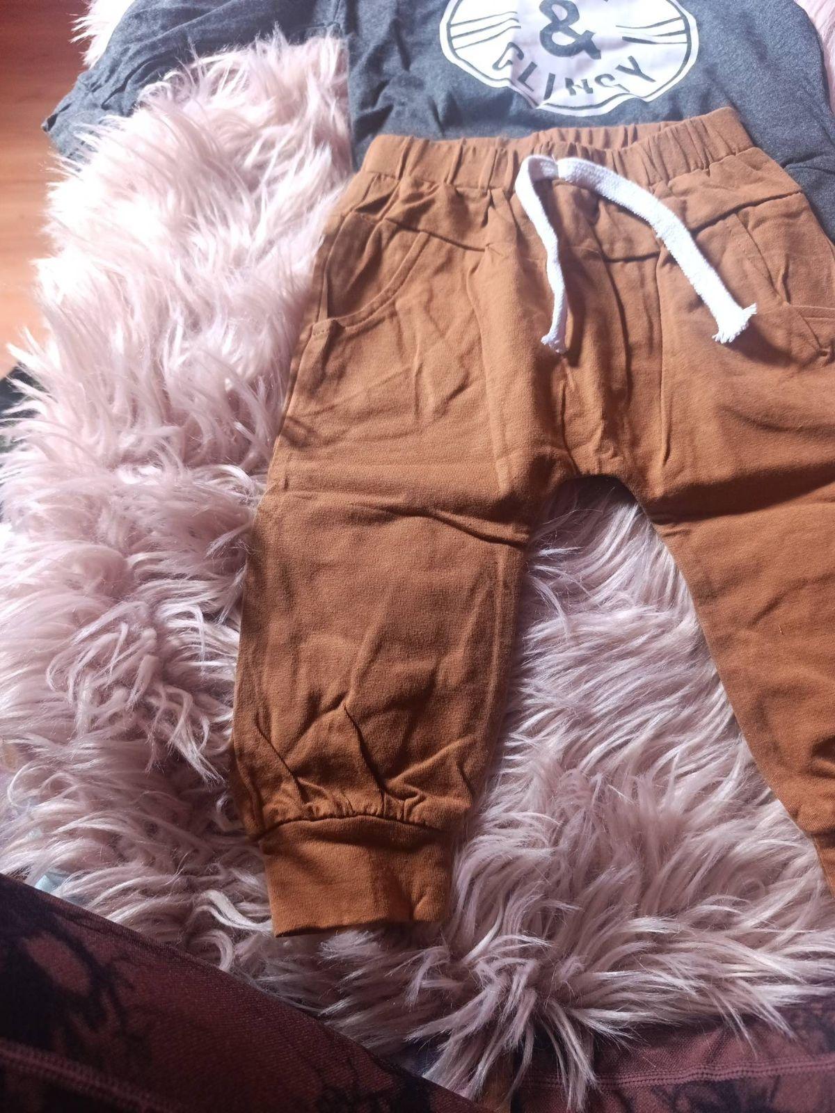 Conjunto de suéter gris y pantalón marrón PatPat para niño, foto 3 de 4