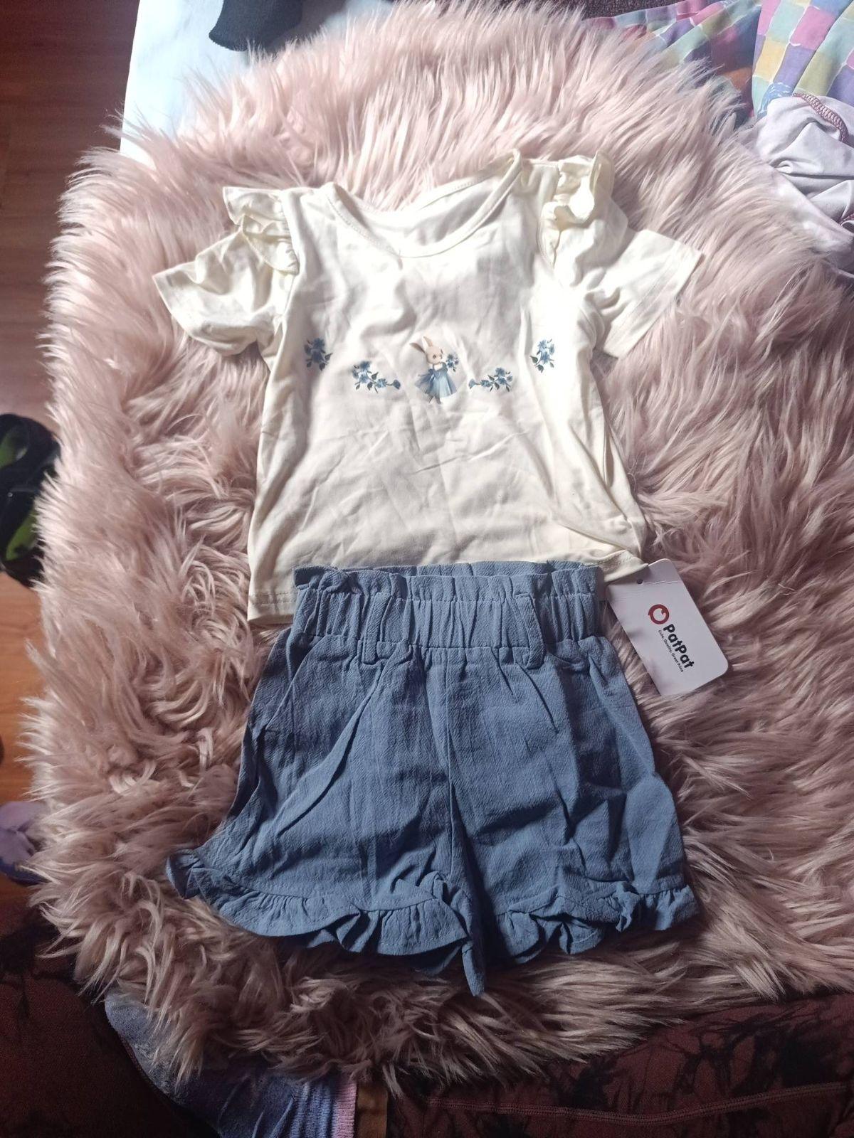 Conjunto de ropa para niña, foto 1 de 4