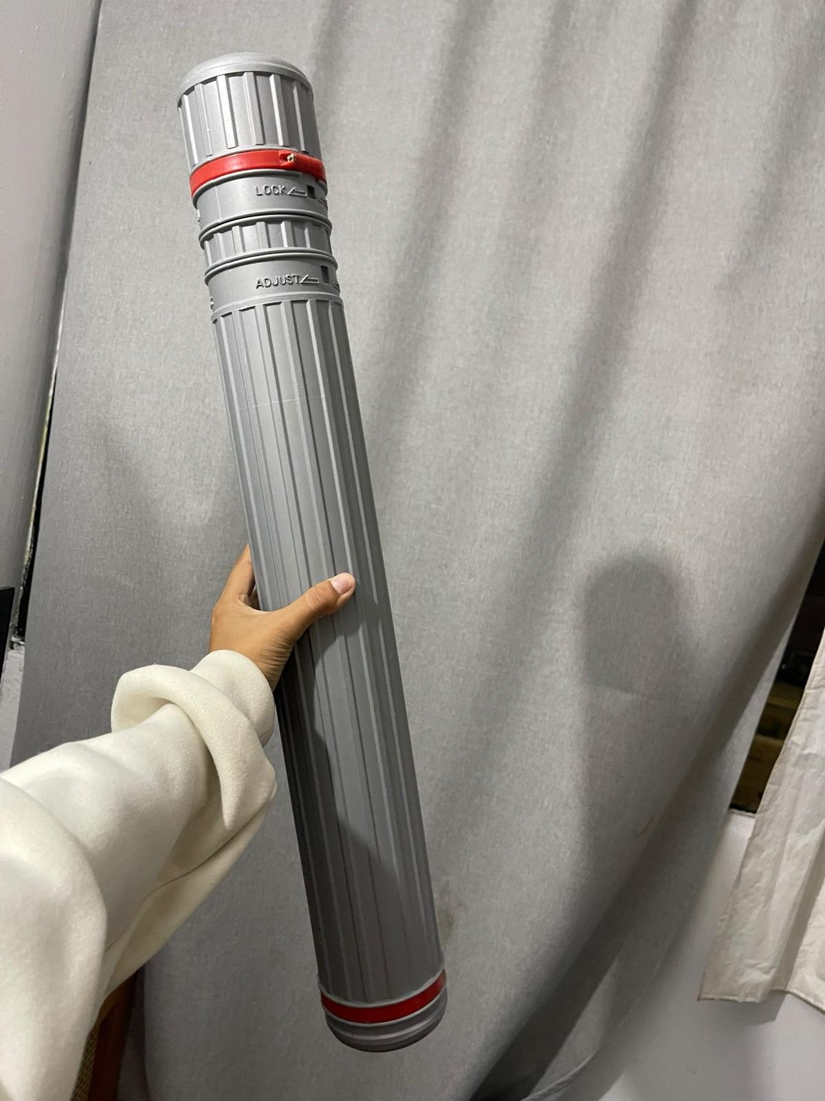 Tubo portaplanos gris de plástico, foto 1 de 1