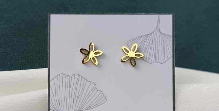 Zarcillos dorados forma de flor, foto 1 de 1