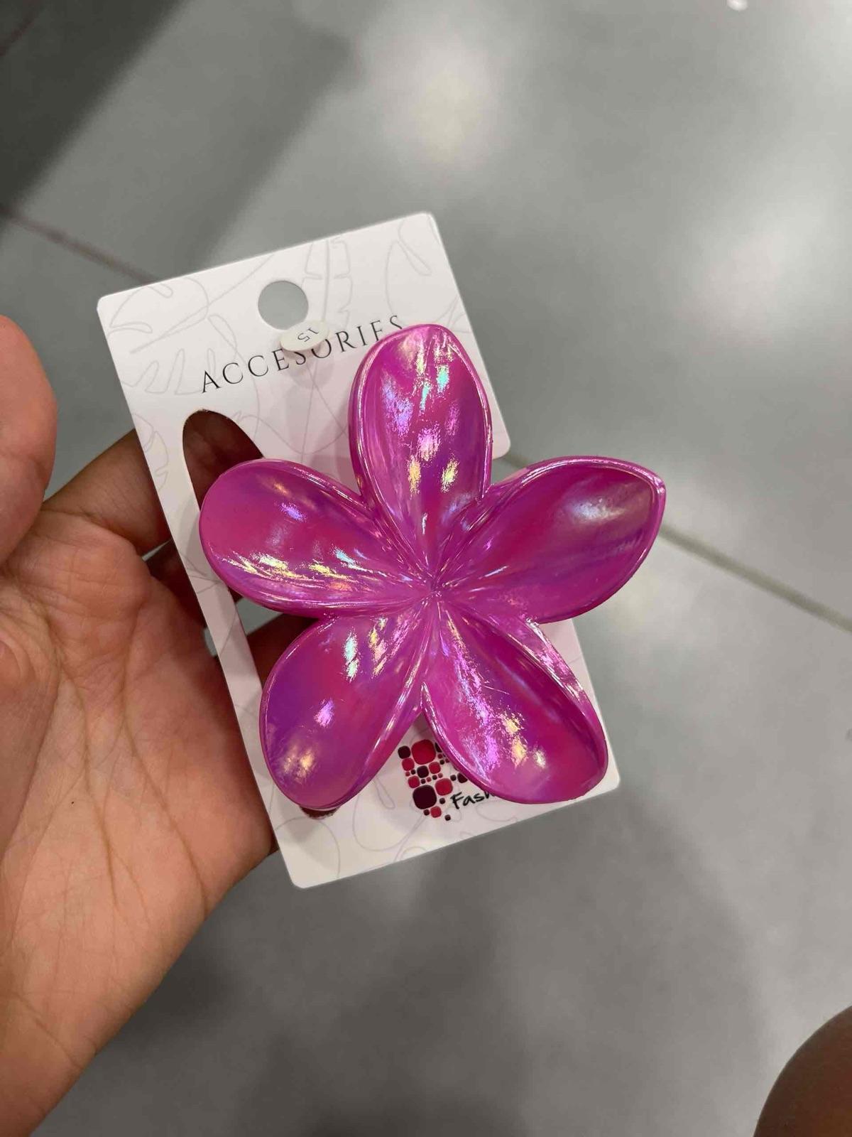 Gancho de cabello en forma de flor rosado brillante, foto 1 de 1