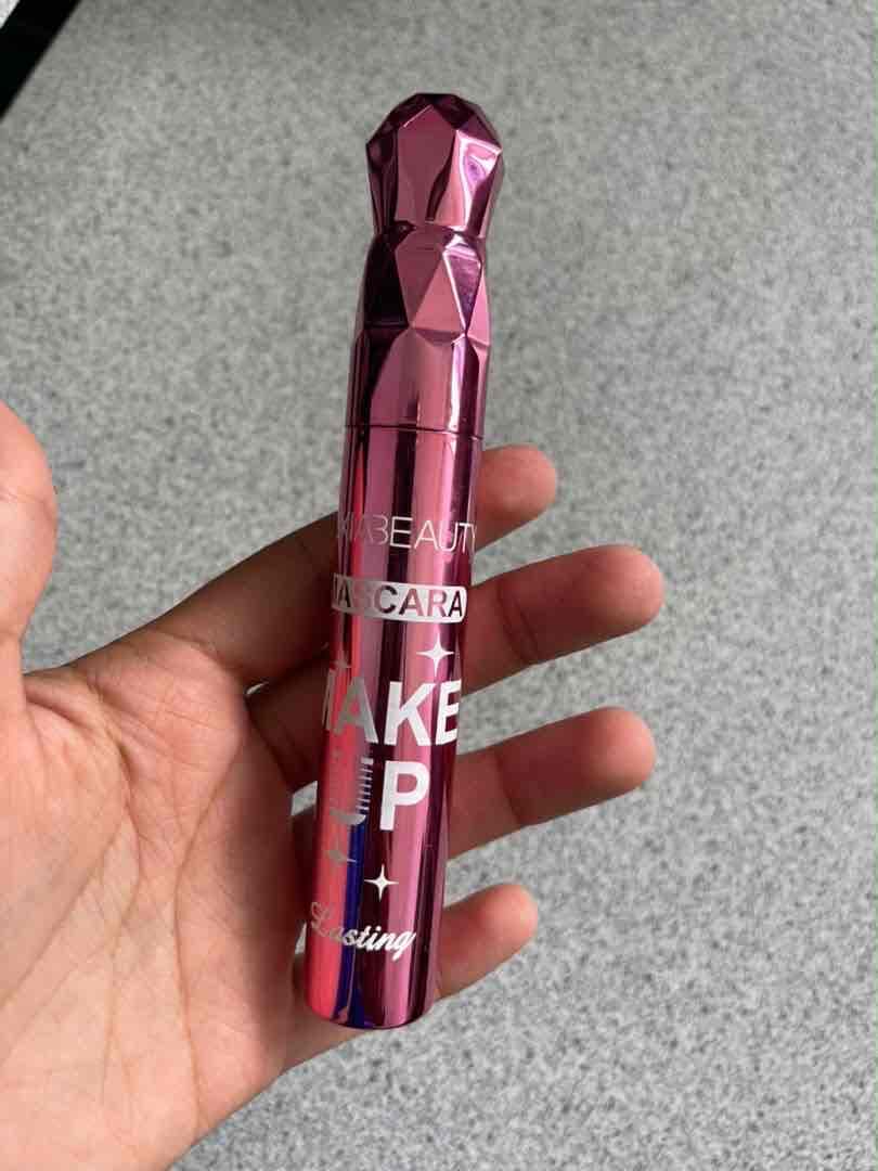 Mascara de pestañas color rosado, foto 2 de 2