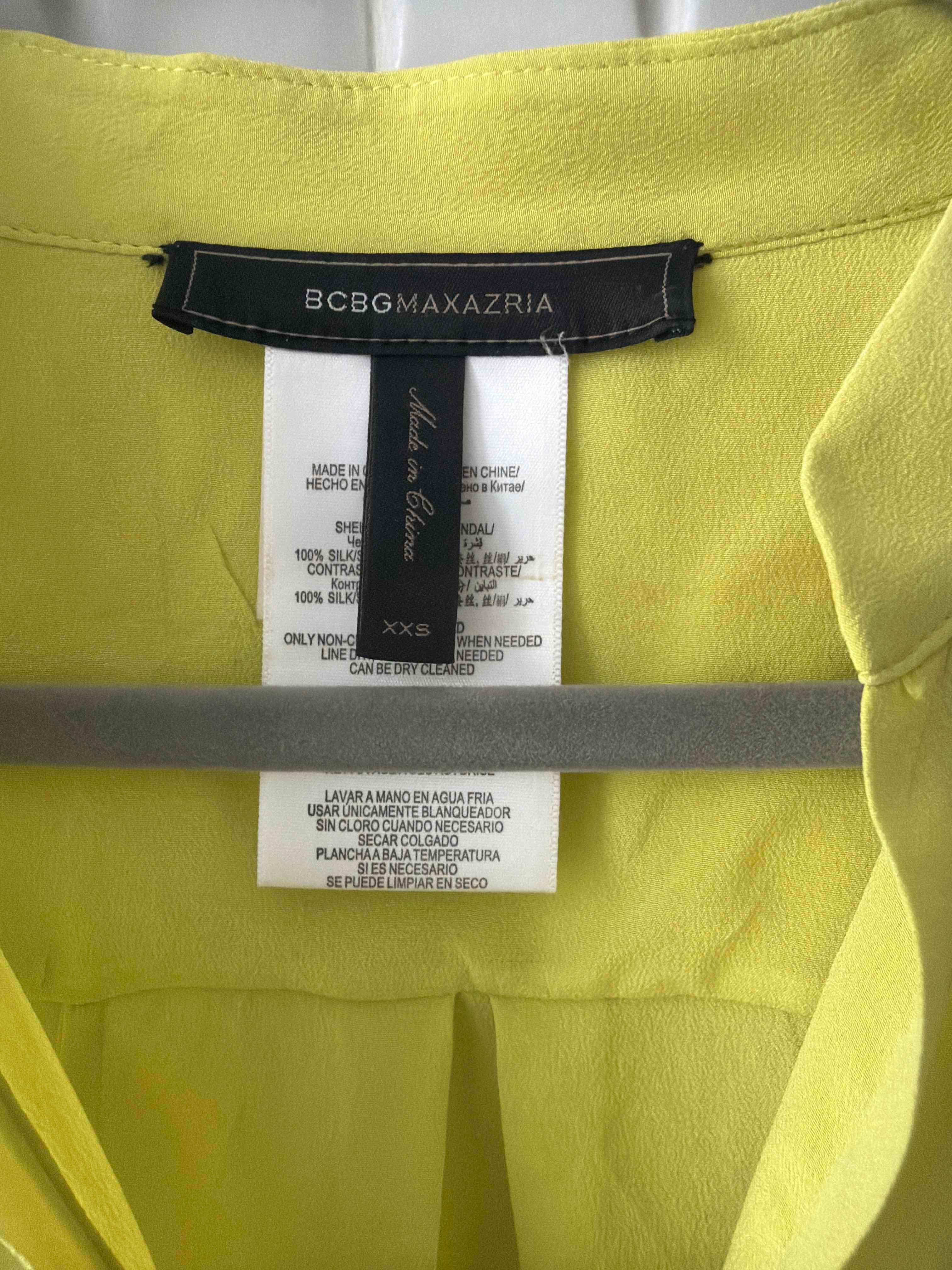 Espectacular camisa BCBG, foto 2 de 3