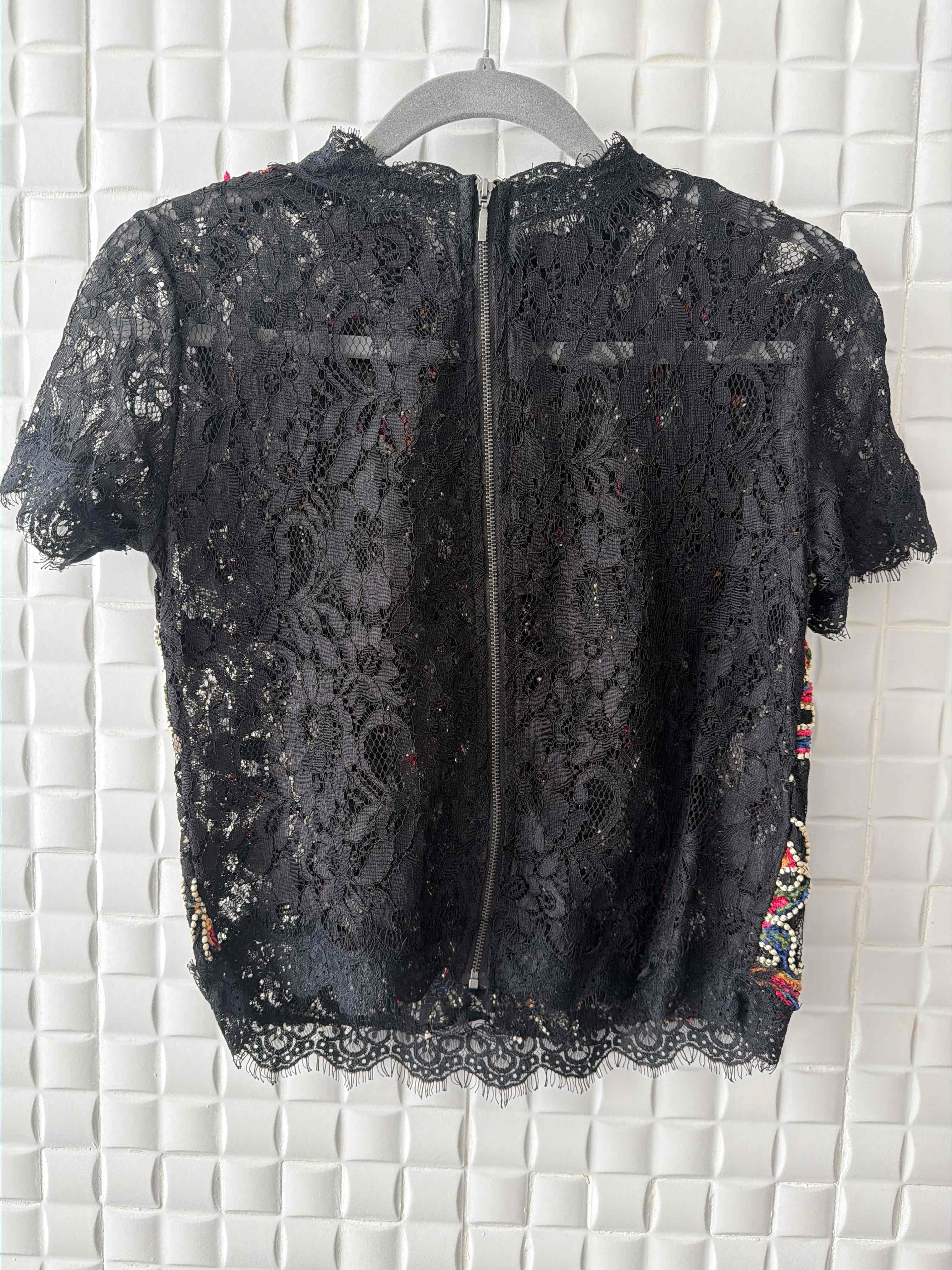 Espectacular camisa bordada, foto 2 de 2